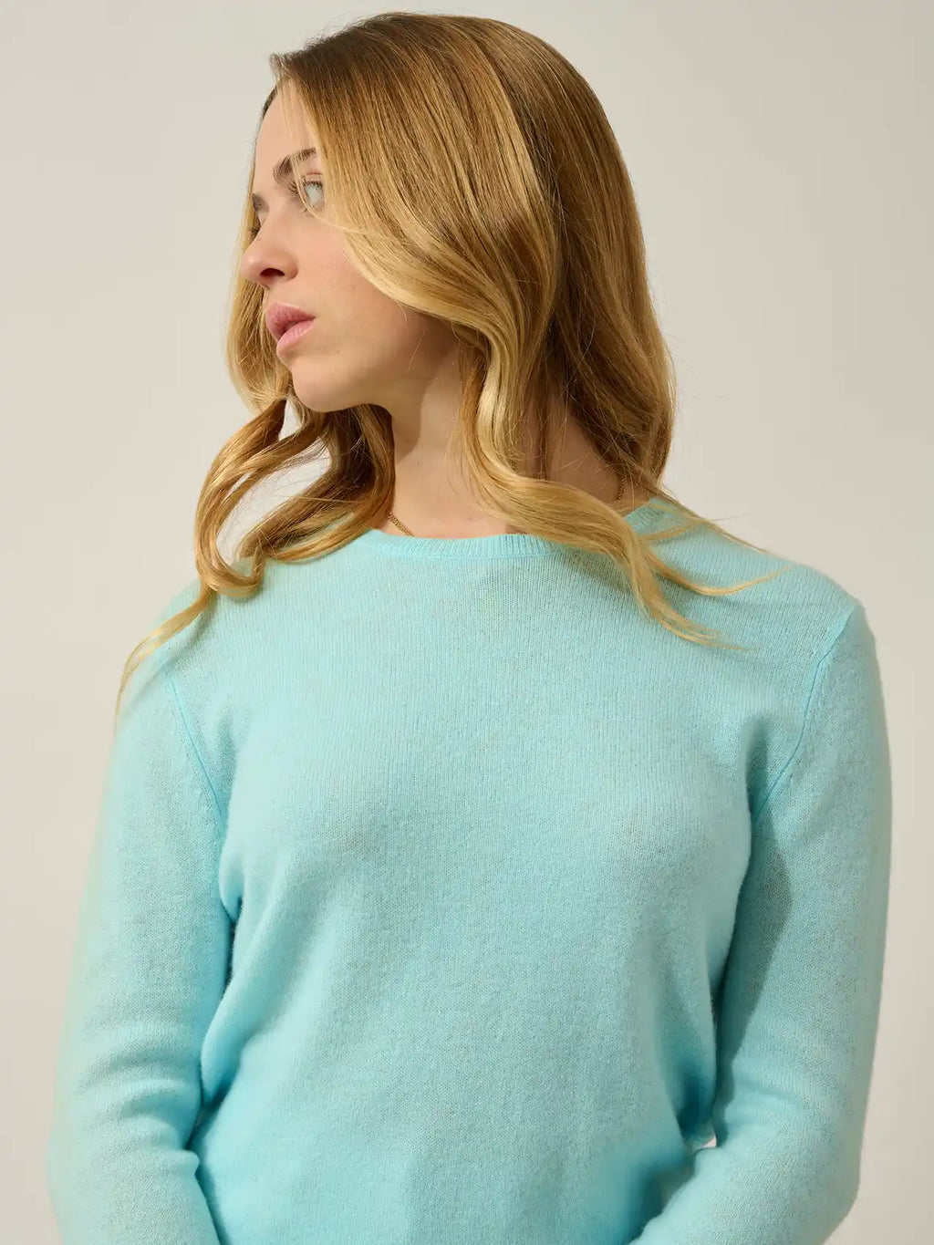 ESTARIS Sweater Crew Neck Buttoned Back Opaline Green