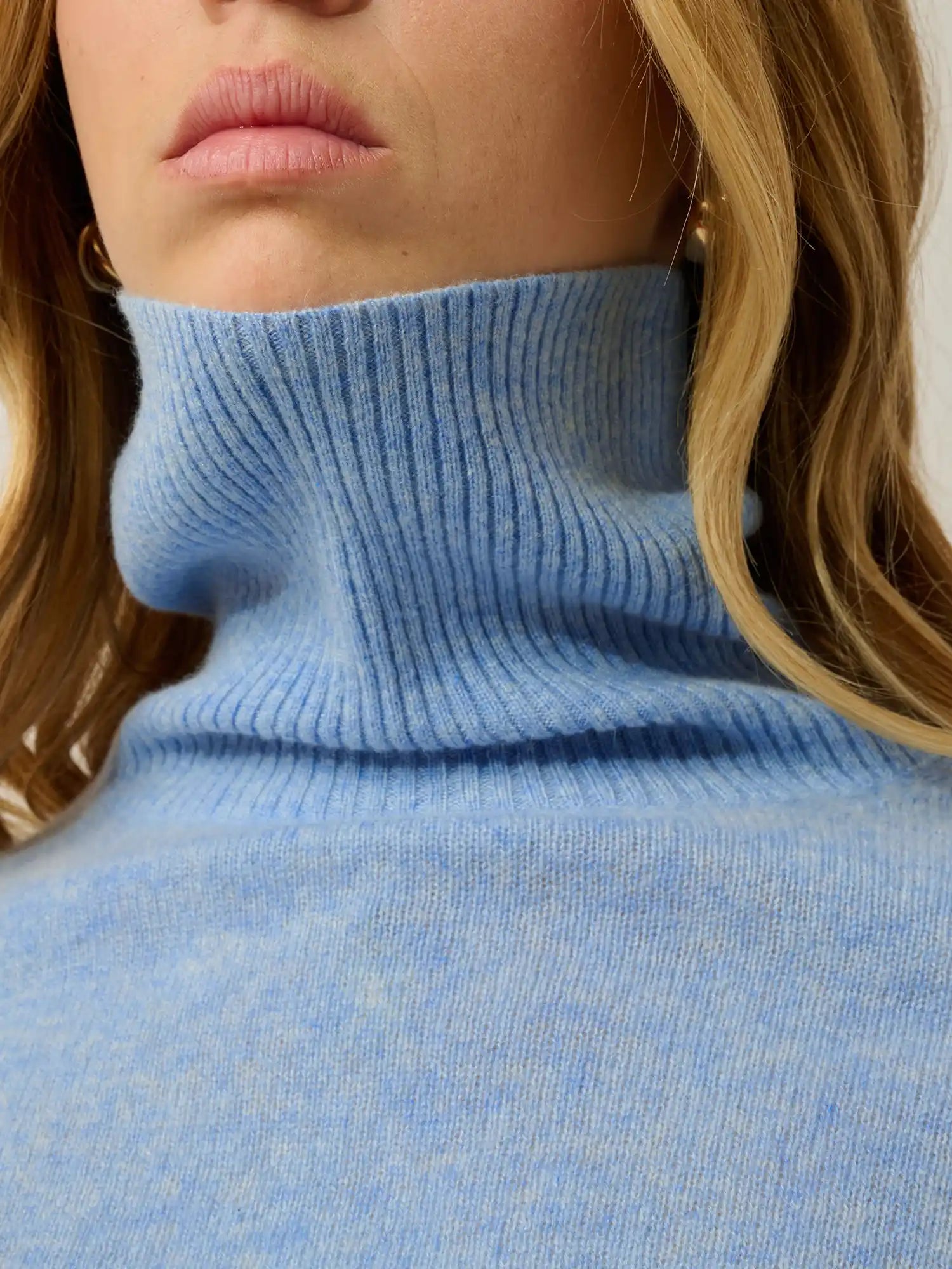 FORNET Pullover Rollkragen Babyblau meliert