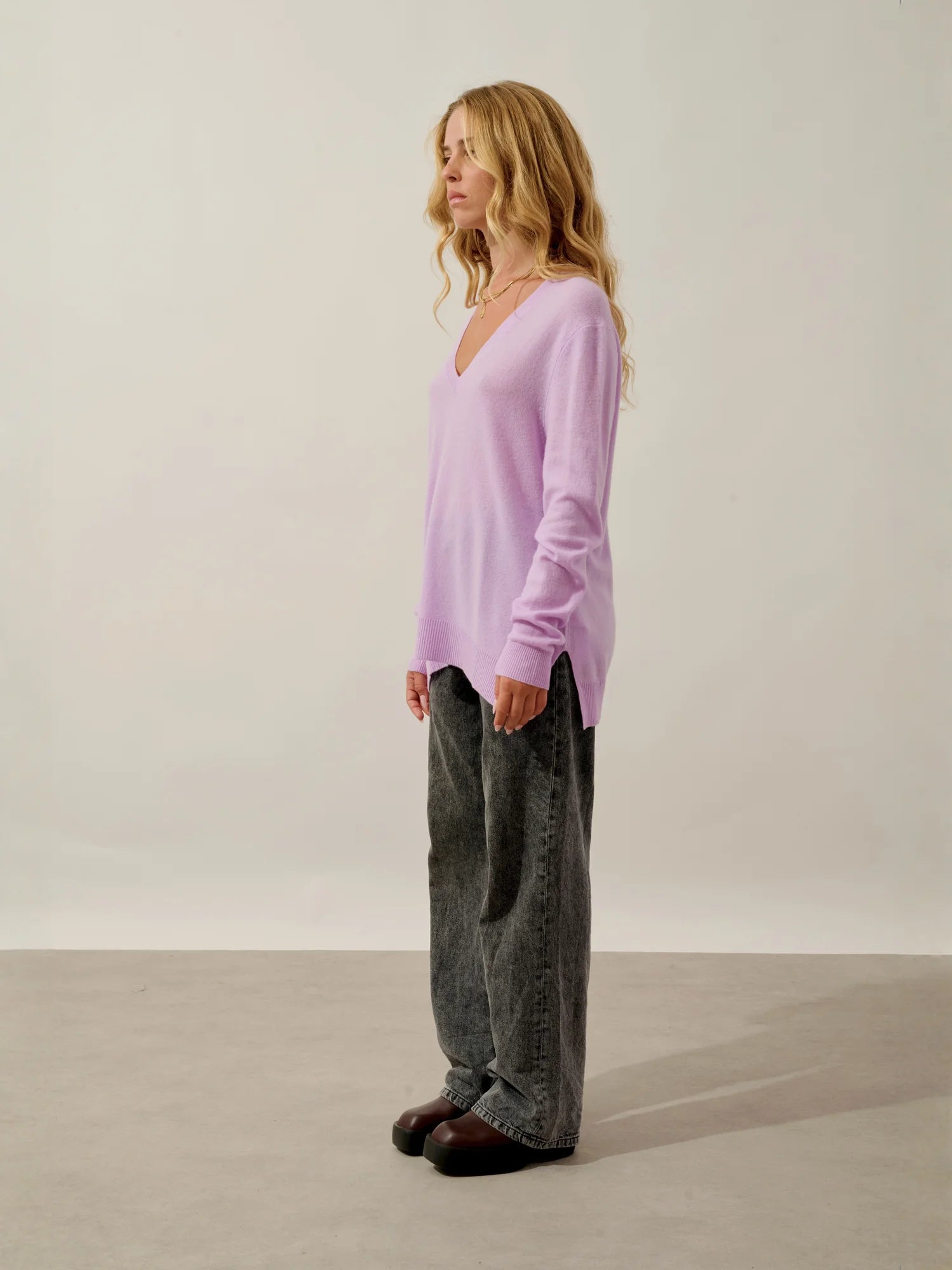 GIEGN pullover v-ausschnitt vorne und hinten guimauve