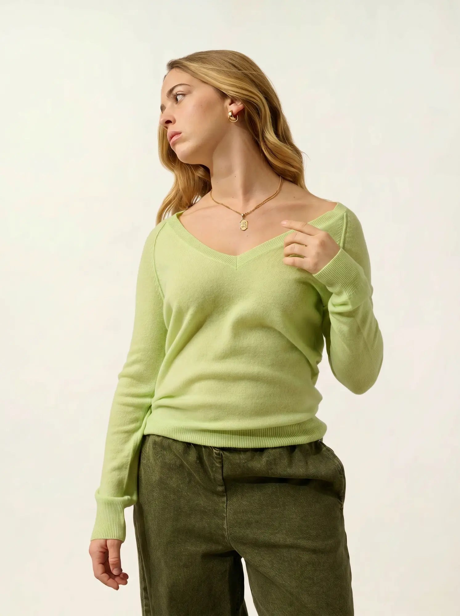 GIUSALET sweater v-neck lime