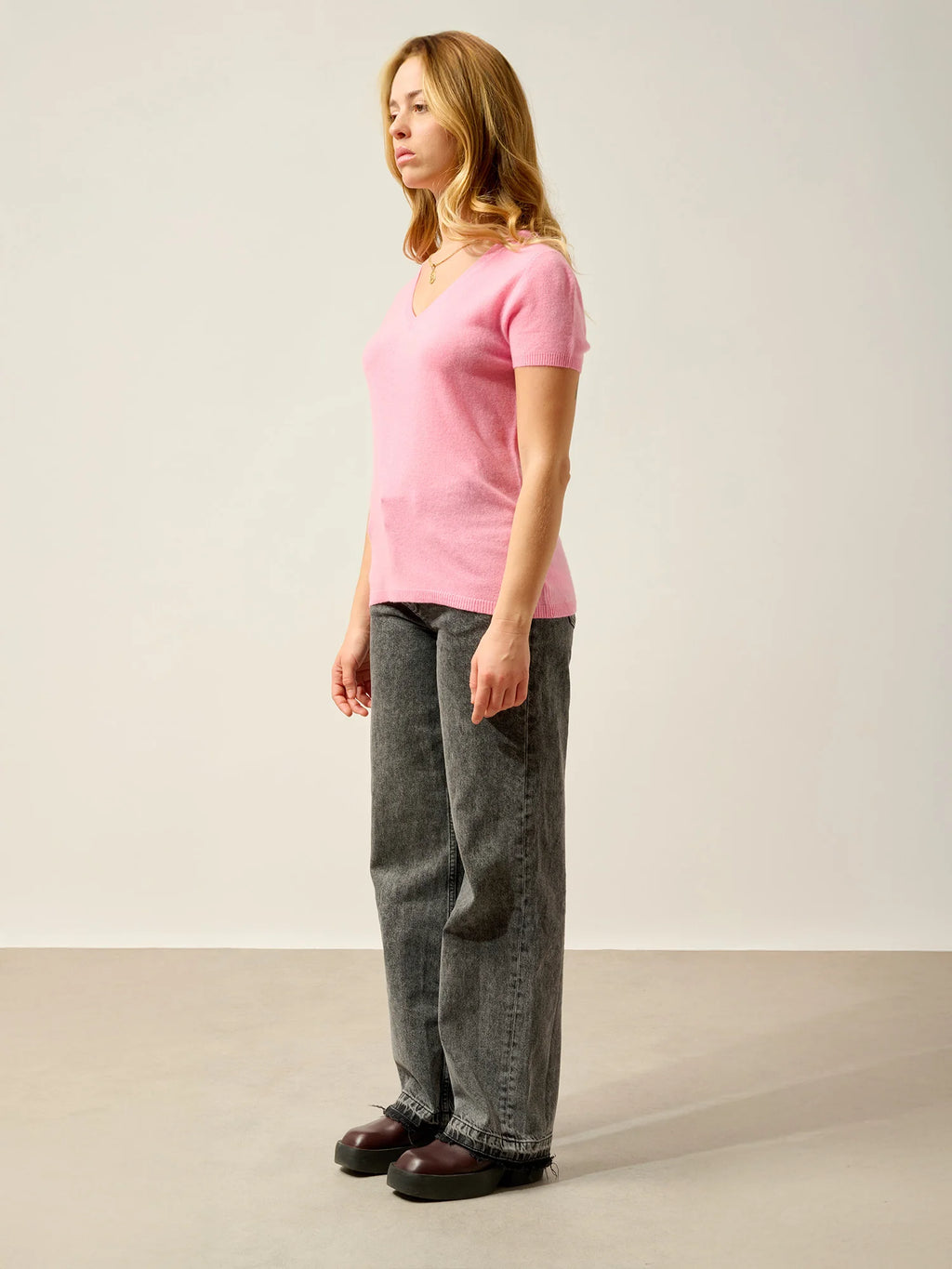 KALI t-shirt v-neck candy pink