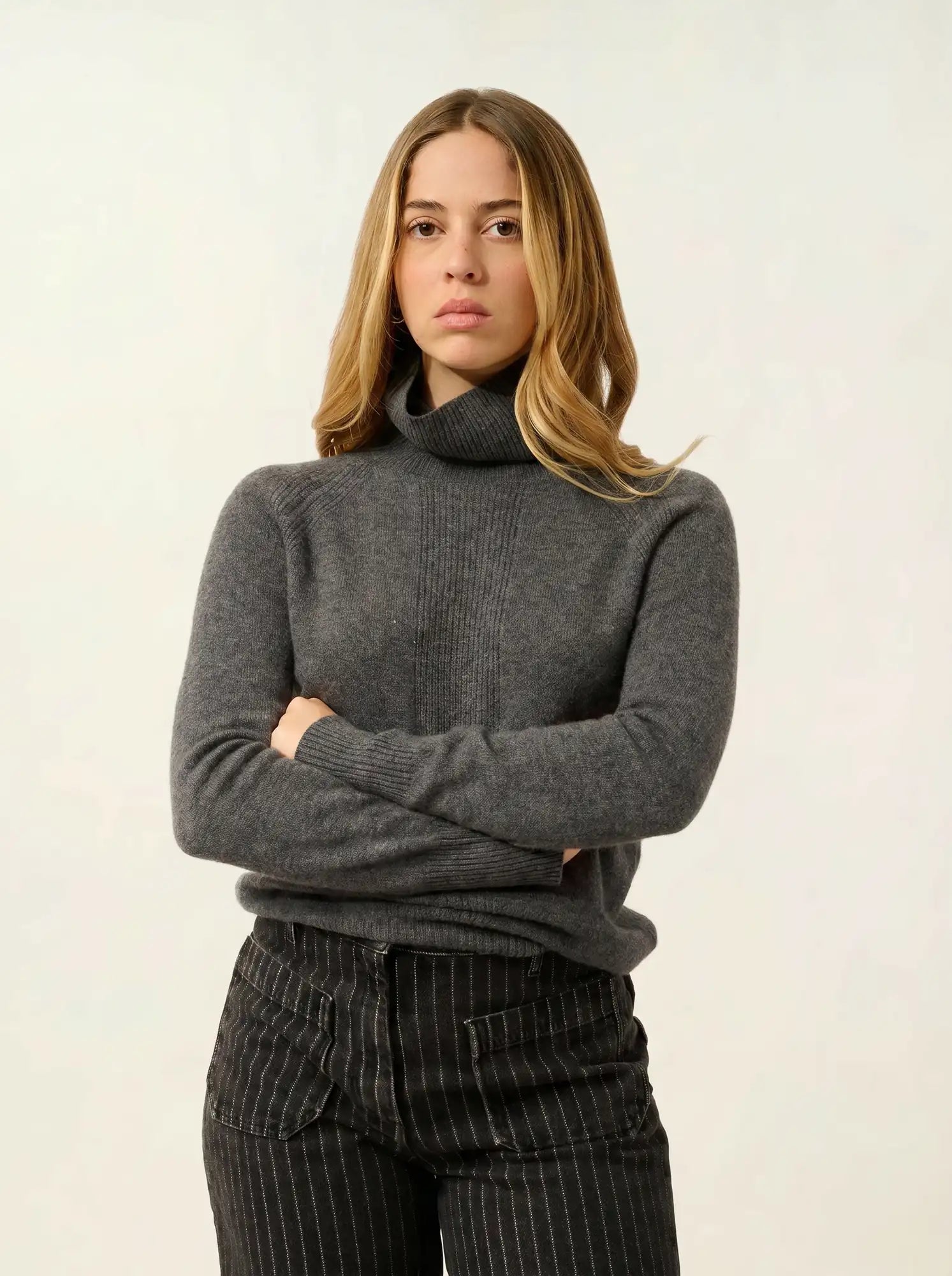 DOLCE pull col roulé anthracite chiné