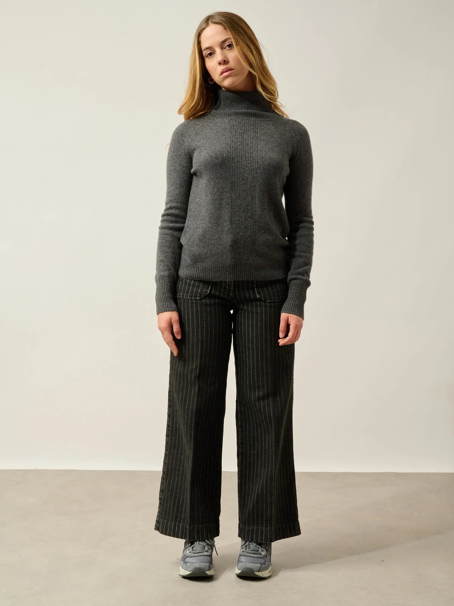 DOLCE pull col roulé anthracite chiné