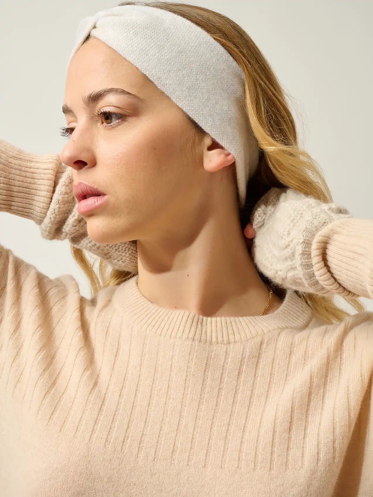 PAT headband 4 ply heather white