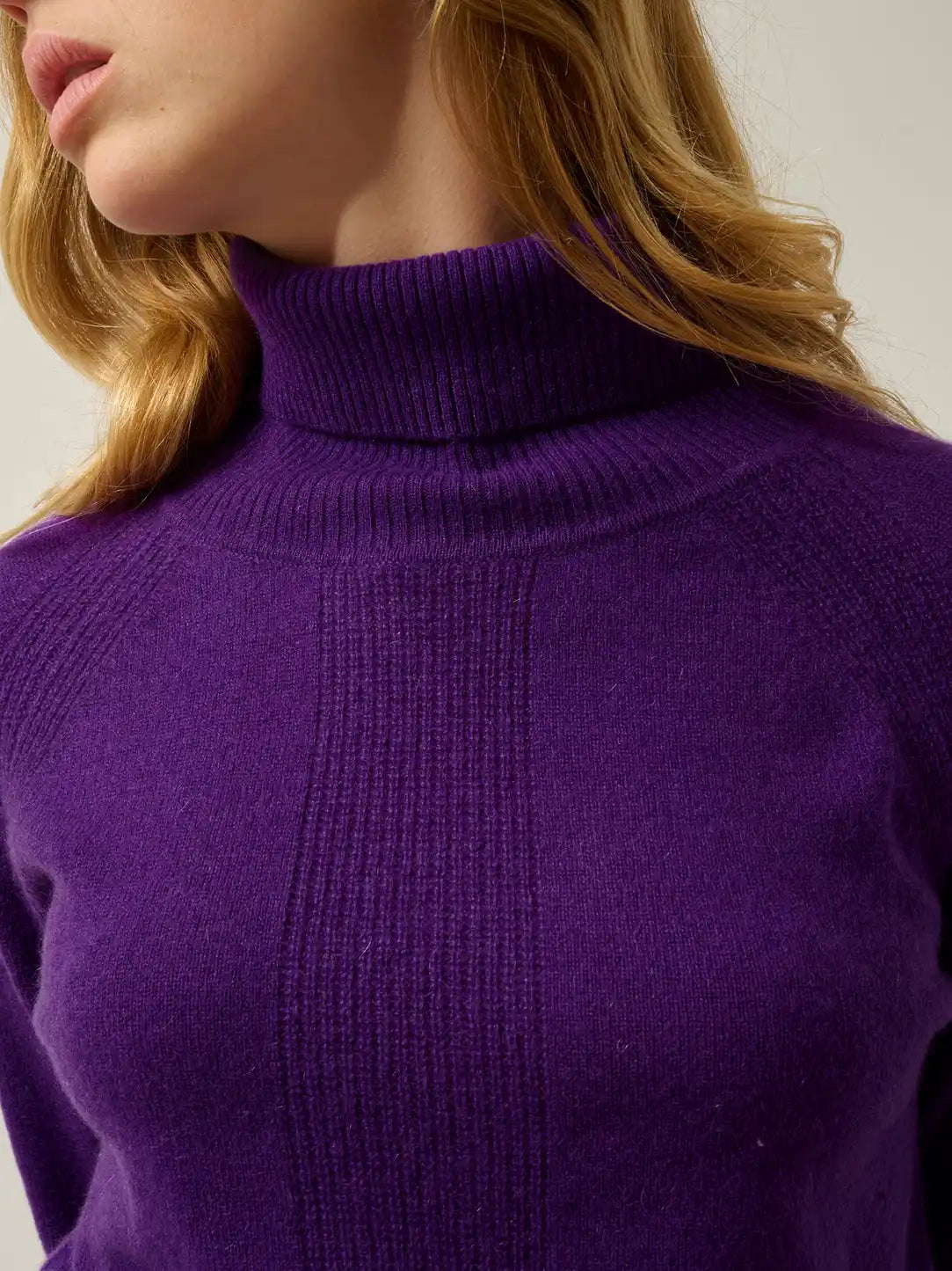 DOLCE Pullover Rollkragen Veilchenblau