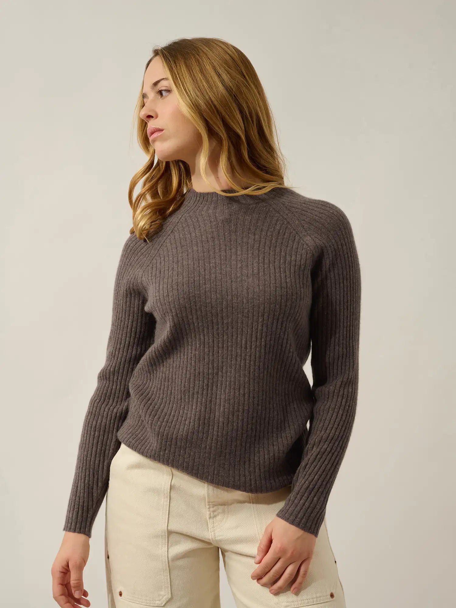ASSIA pullover stehkragen boutons poignets taupe meliert