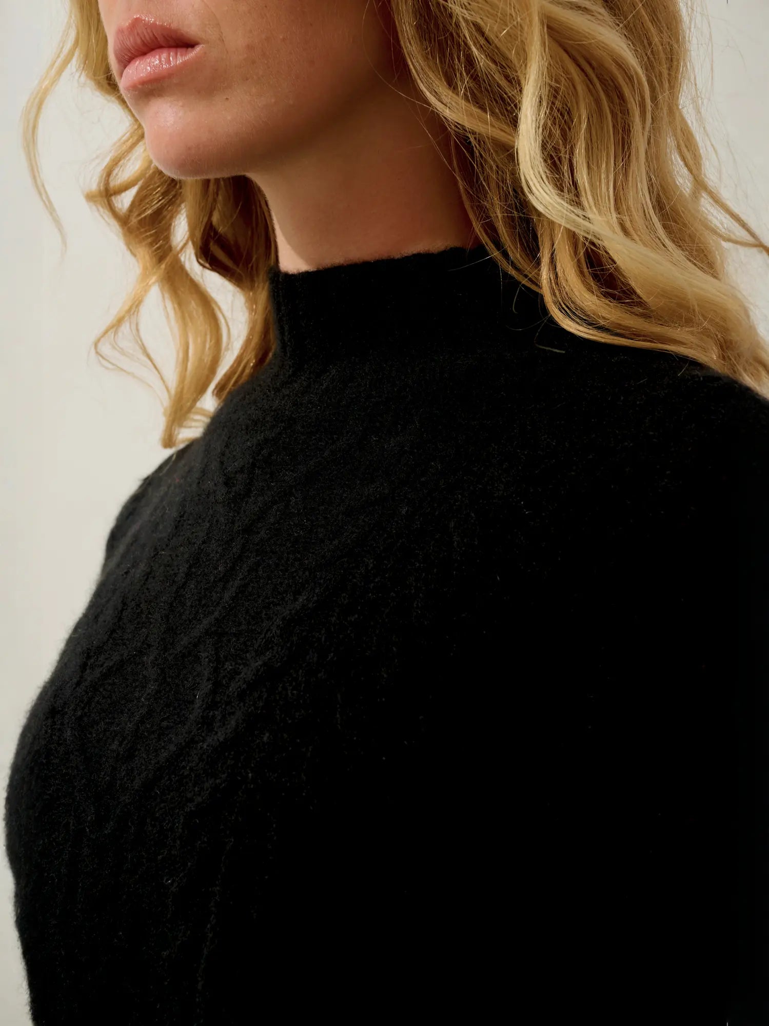 CORINNE Pullover Stehkragen 6-fädig Schwarz