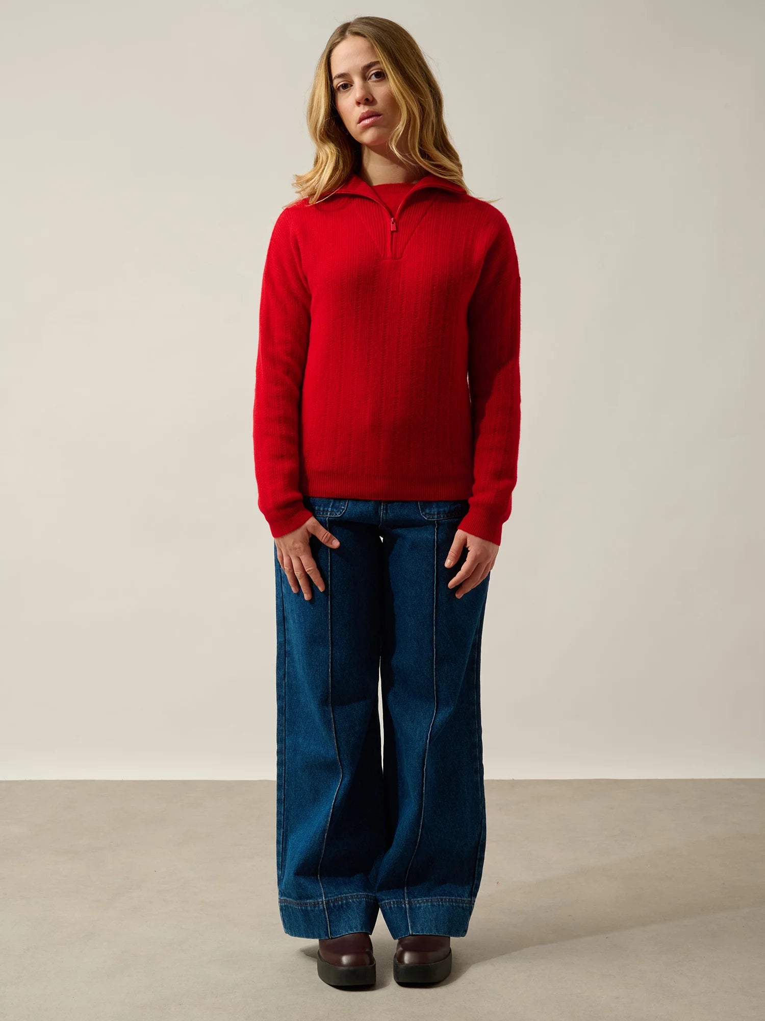 MARIE sweater cuffed beanie red