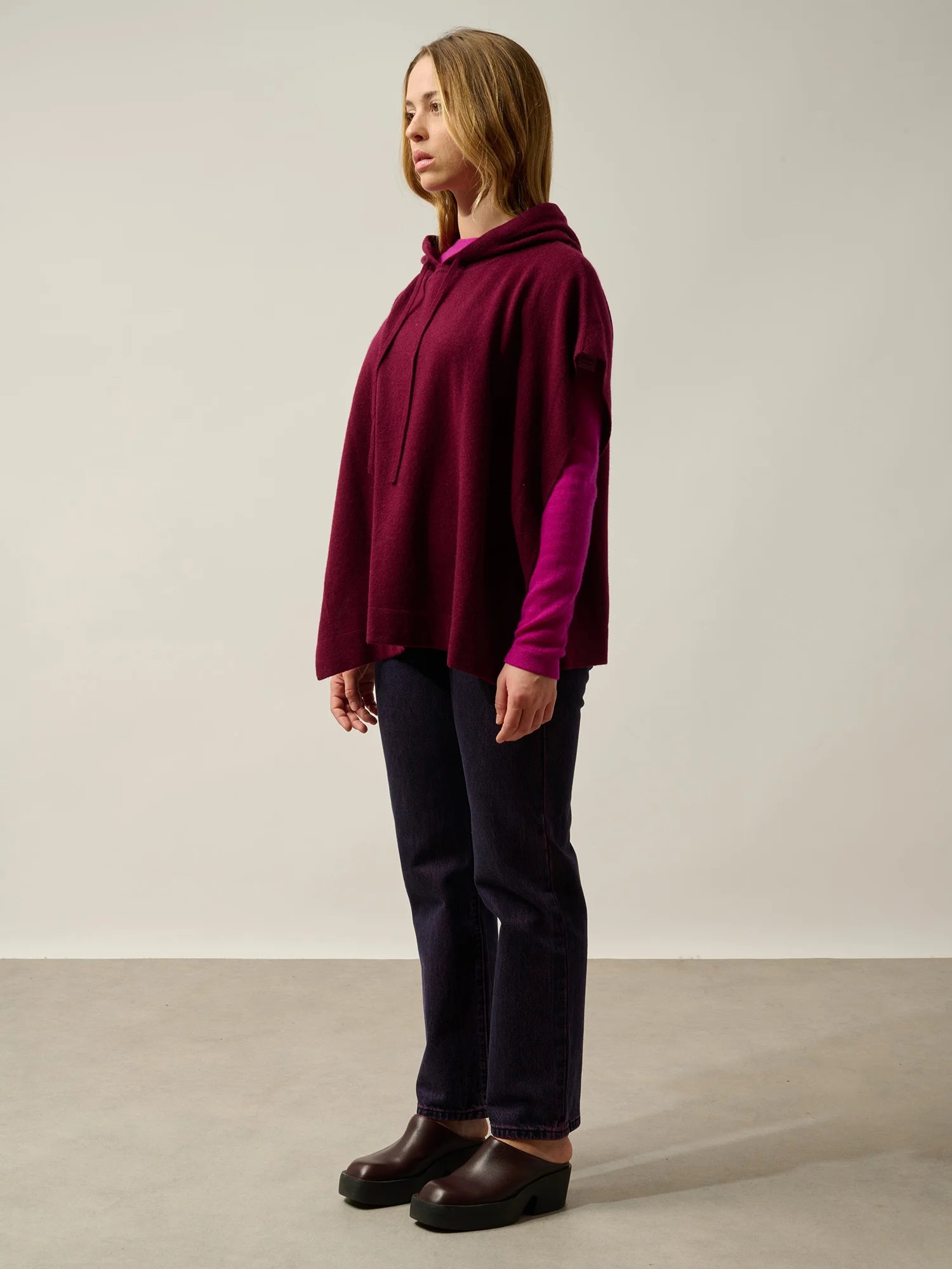 ELSA Poncho mit Kapuze Bordeaux