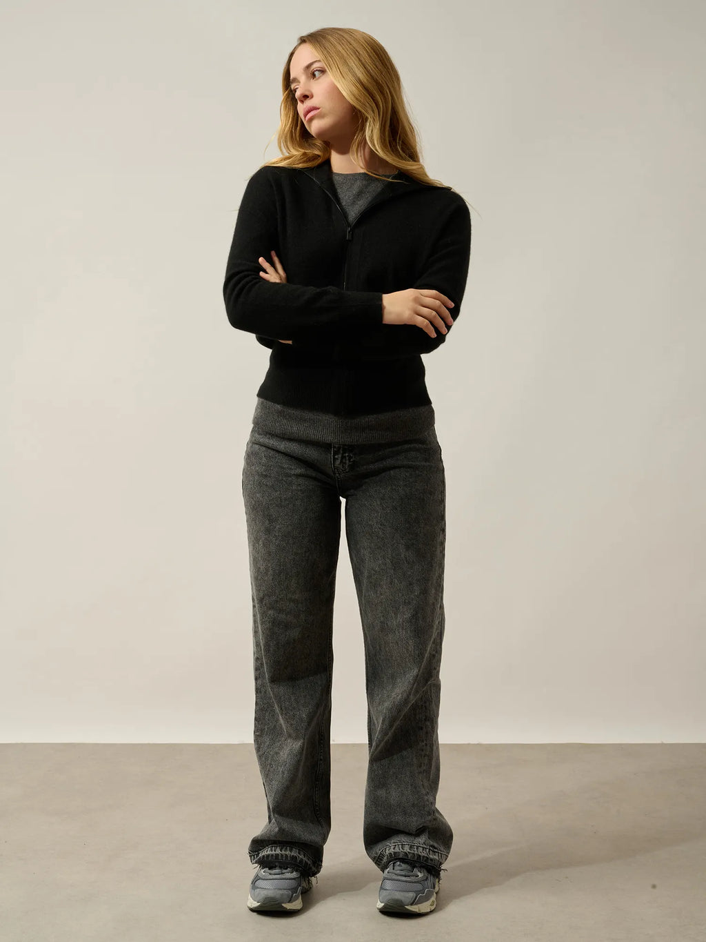 ANNELISE vest zipped trucker neck black