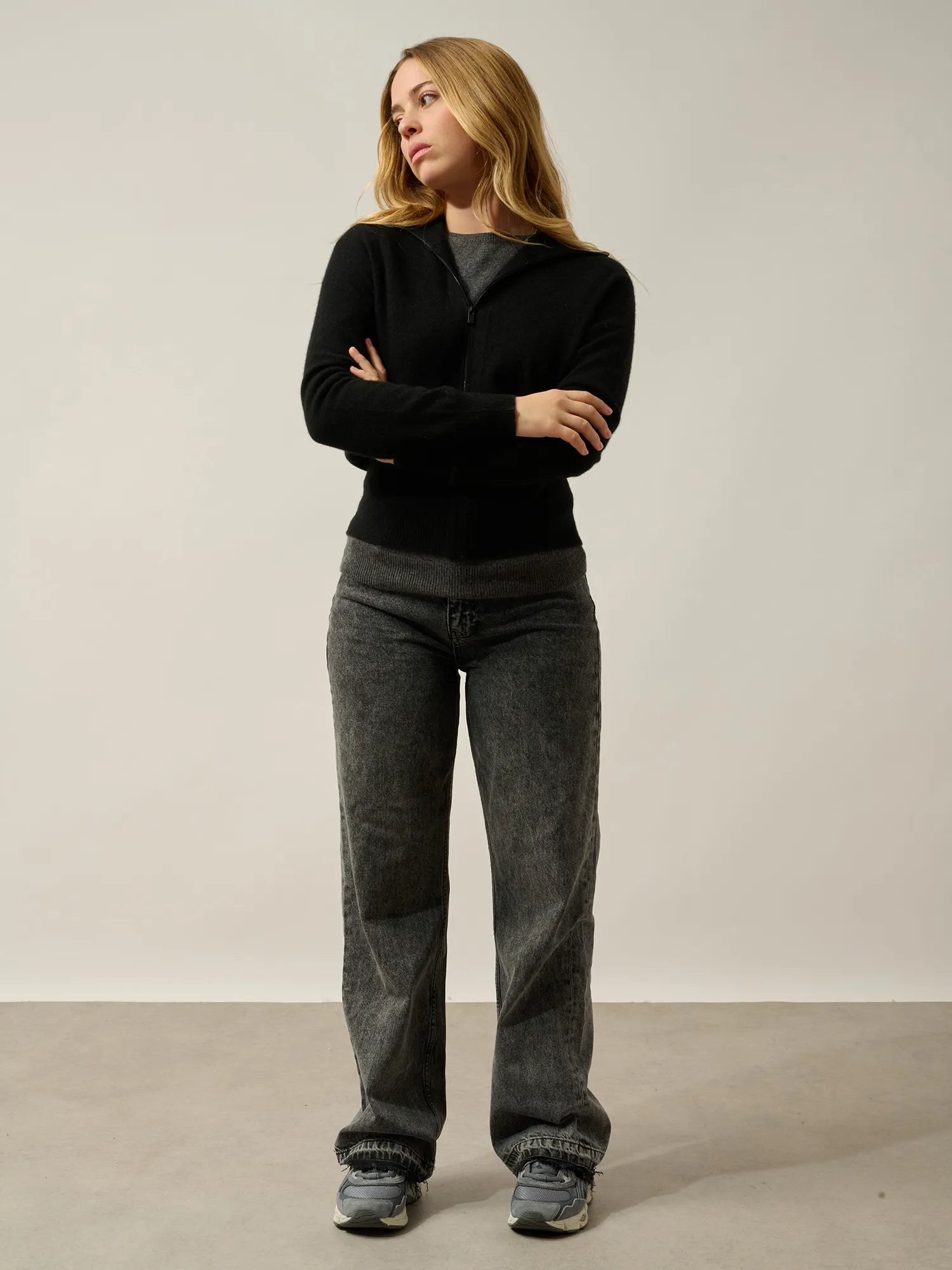 ANNELISE vest zipped trucker neck black