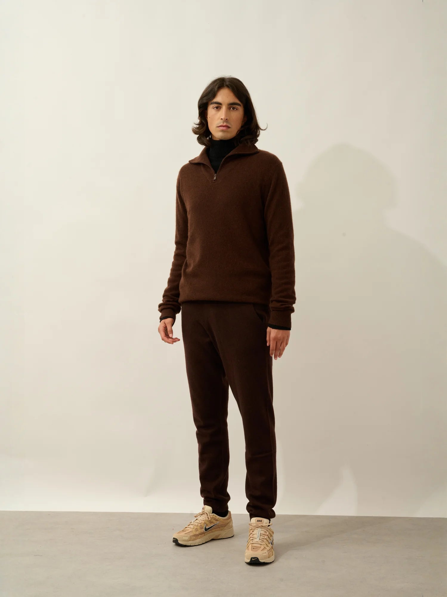 NOEMIE sweater cuffed beanie coffee