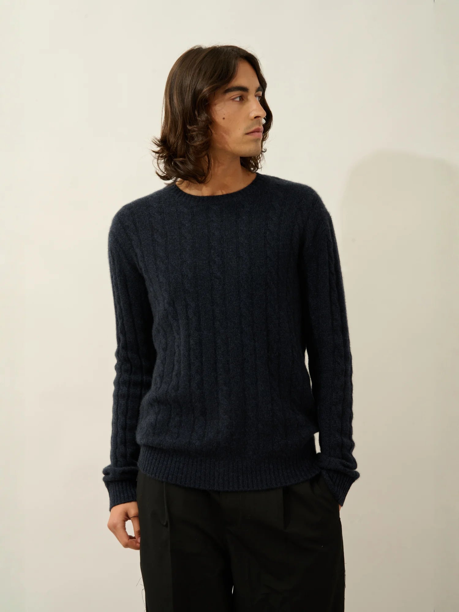 ORIVIAN sweater crew neck 4 ply caviar