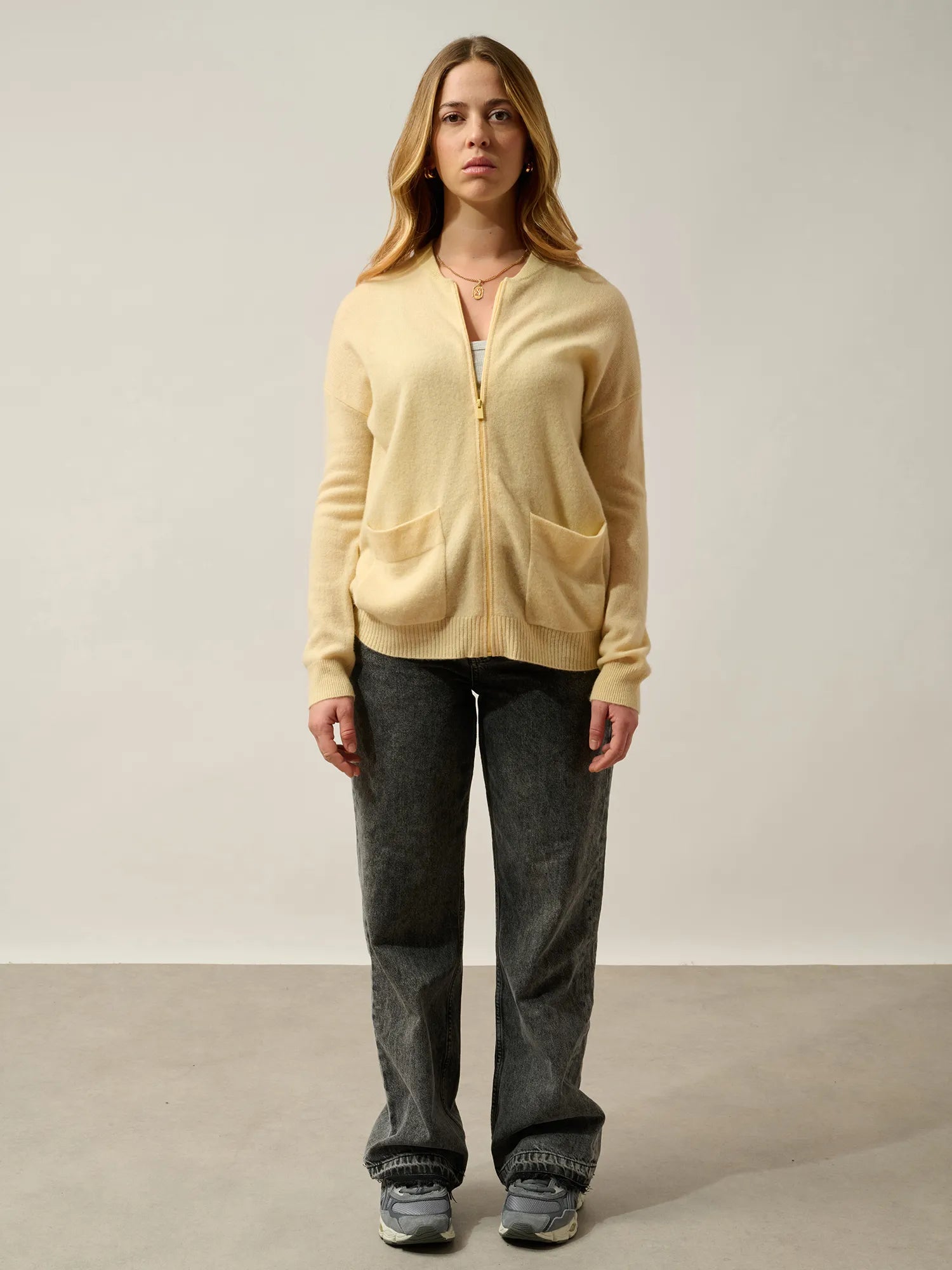EVRIEL gilet zippé col mao limonade