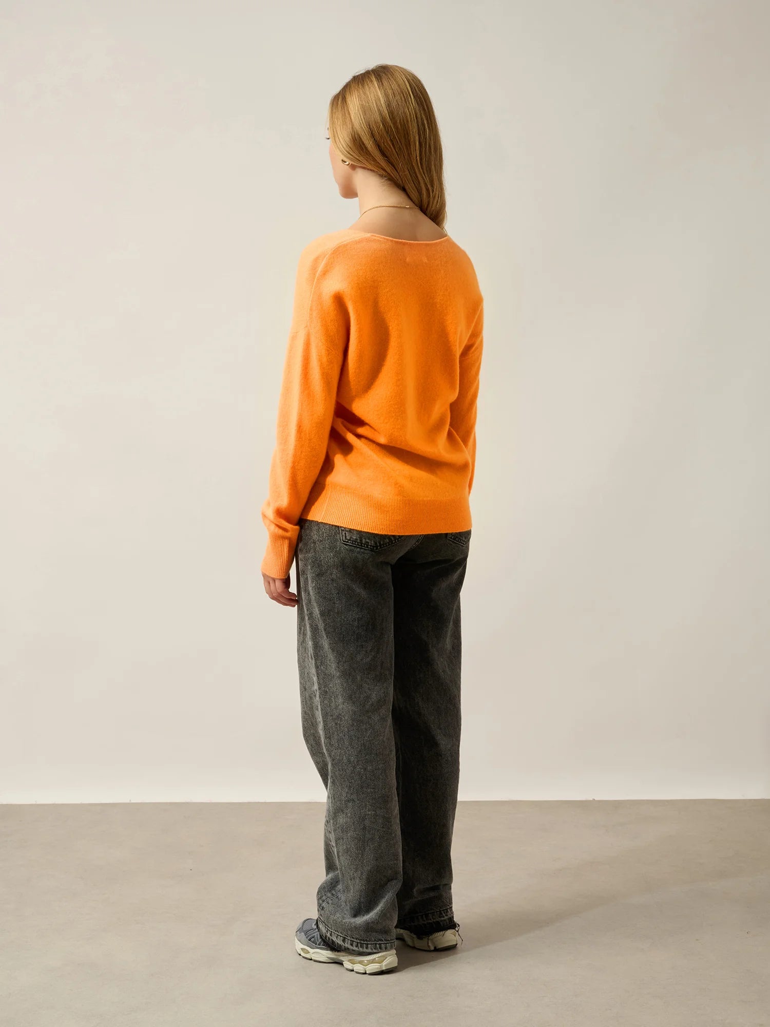 LUMIRA sweater v-neck neon tangerine