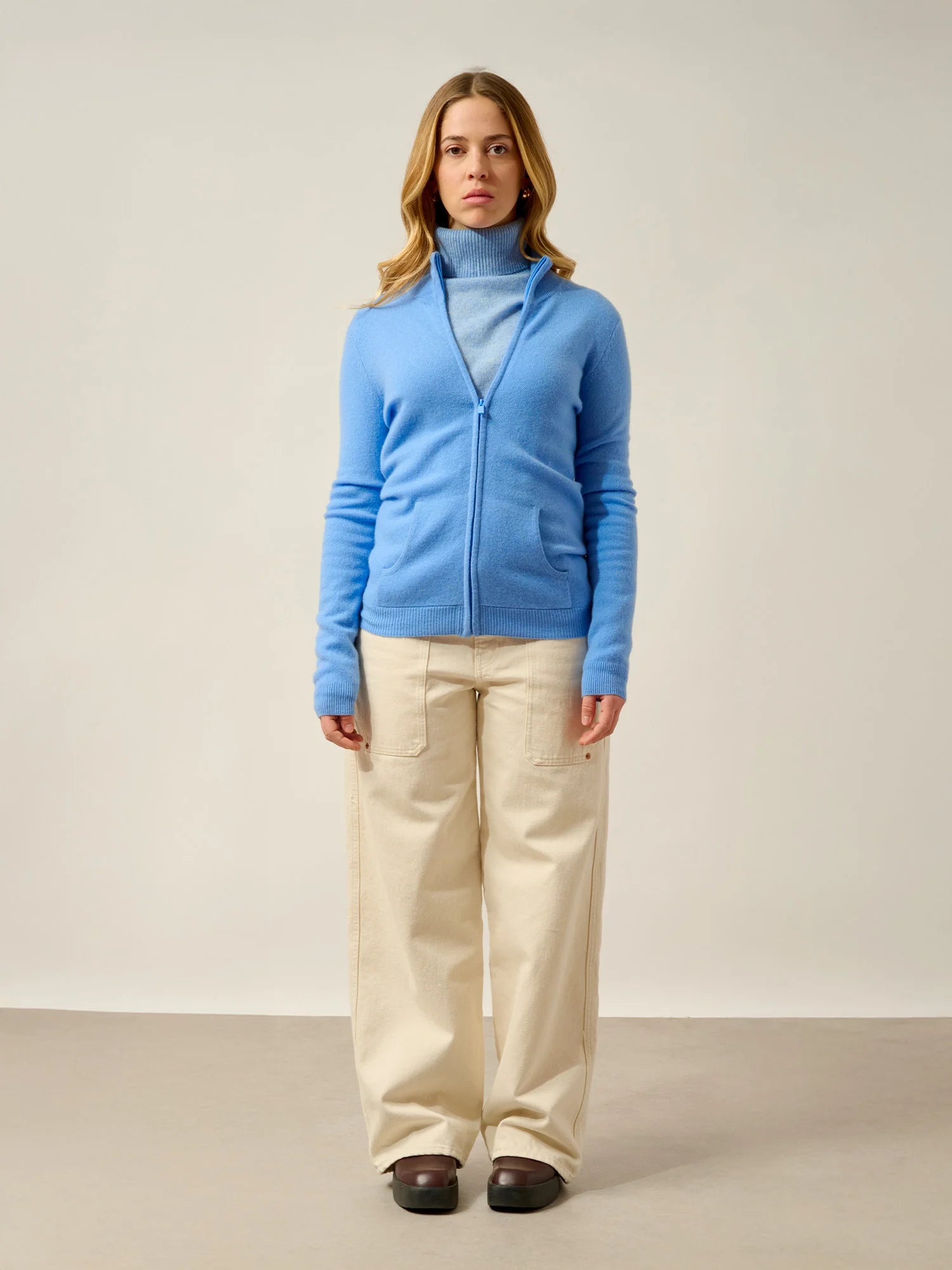 THALUN vest zipped mock neck baby blue