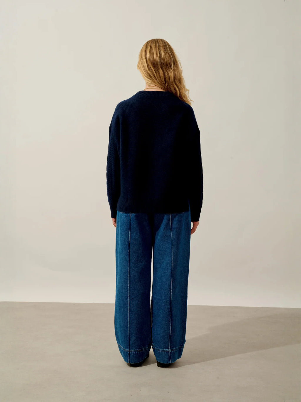 JAMPA sweater crew neck side slits 6 ply navy