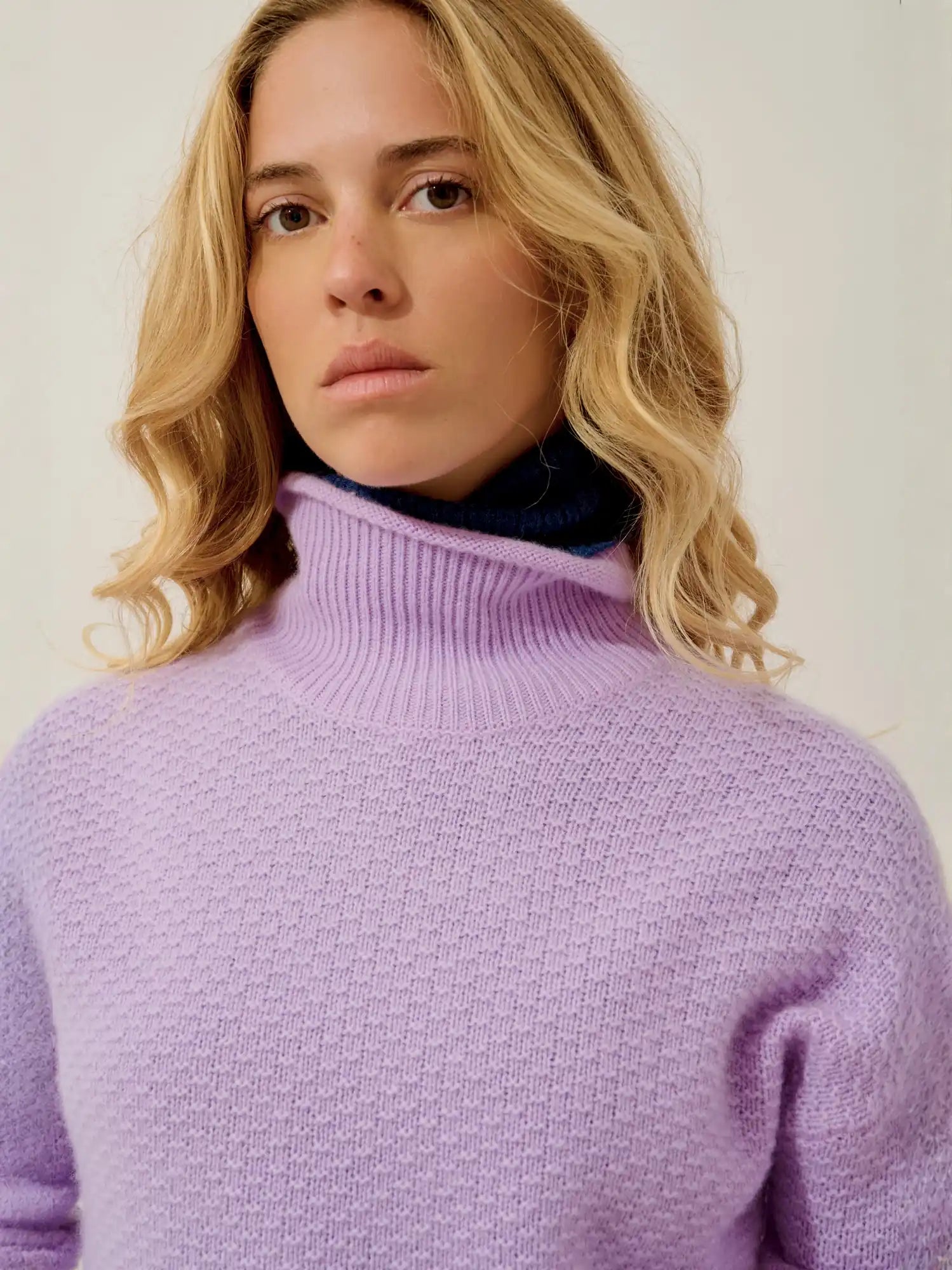 ELODIE Pullover Stehkragen 6-fädig Malvenfarben