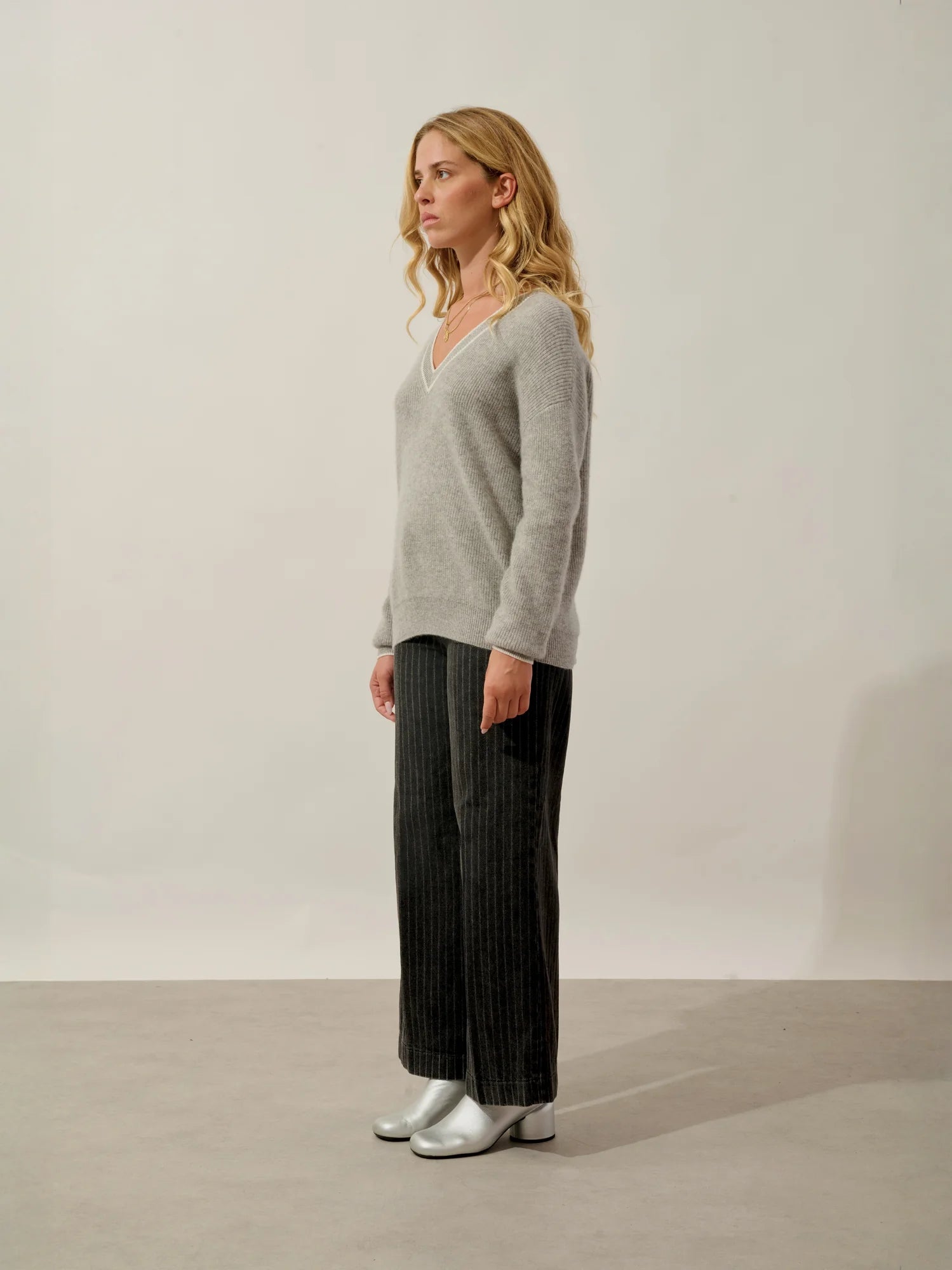 SABINE sweater v-neck heather cloud and ivory