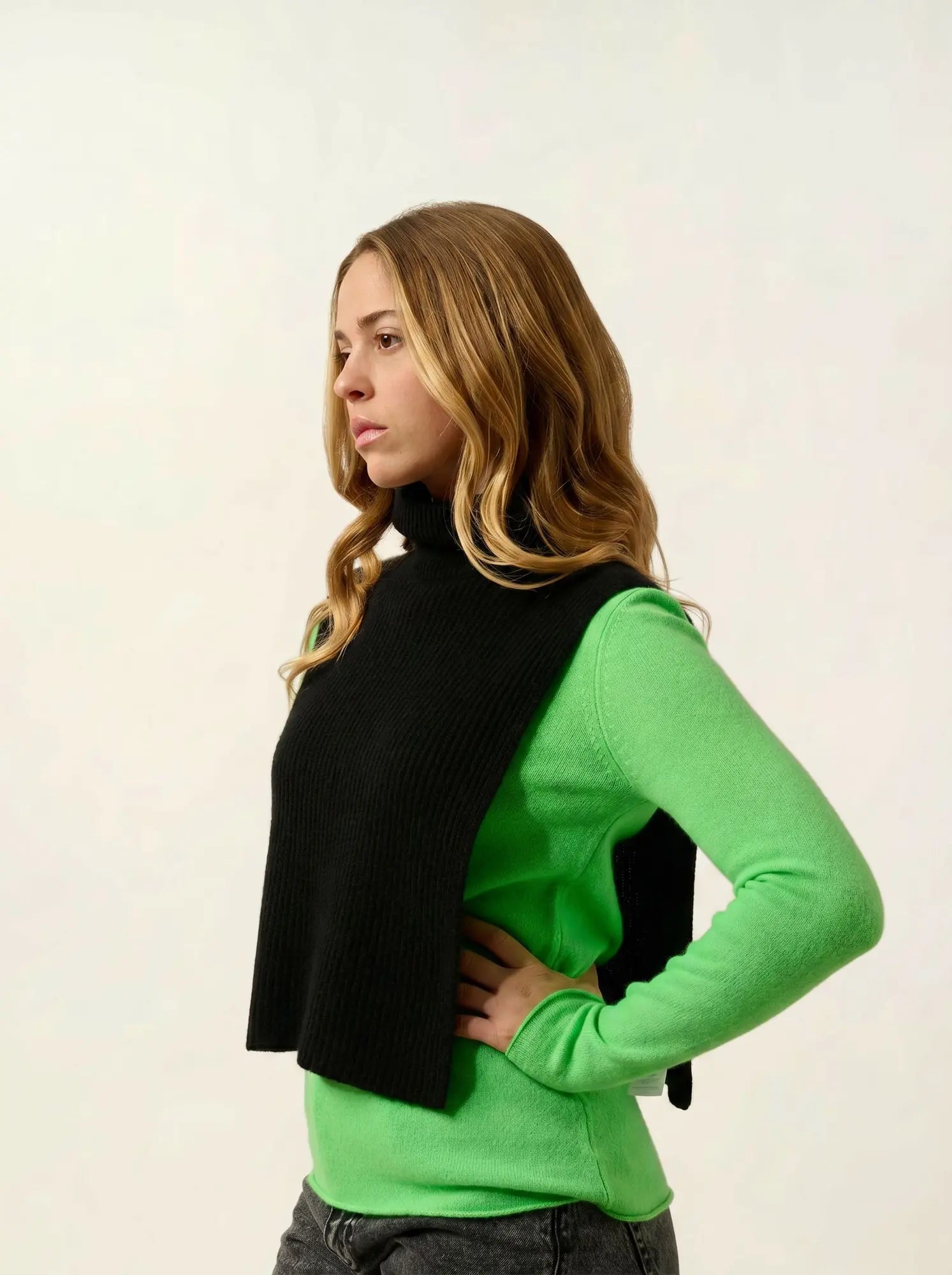 SIV poncho ouvert col roulé 4 fils noir