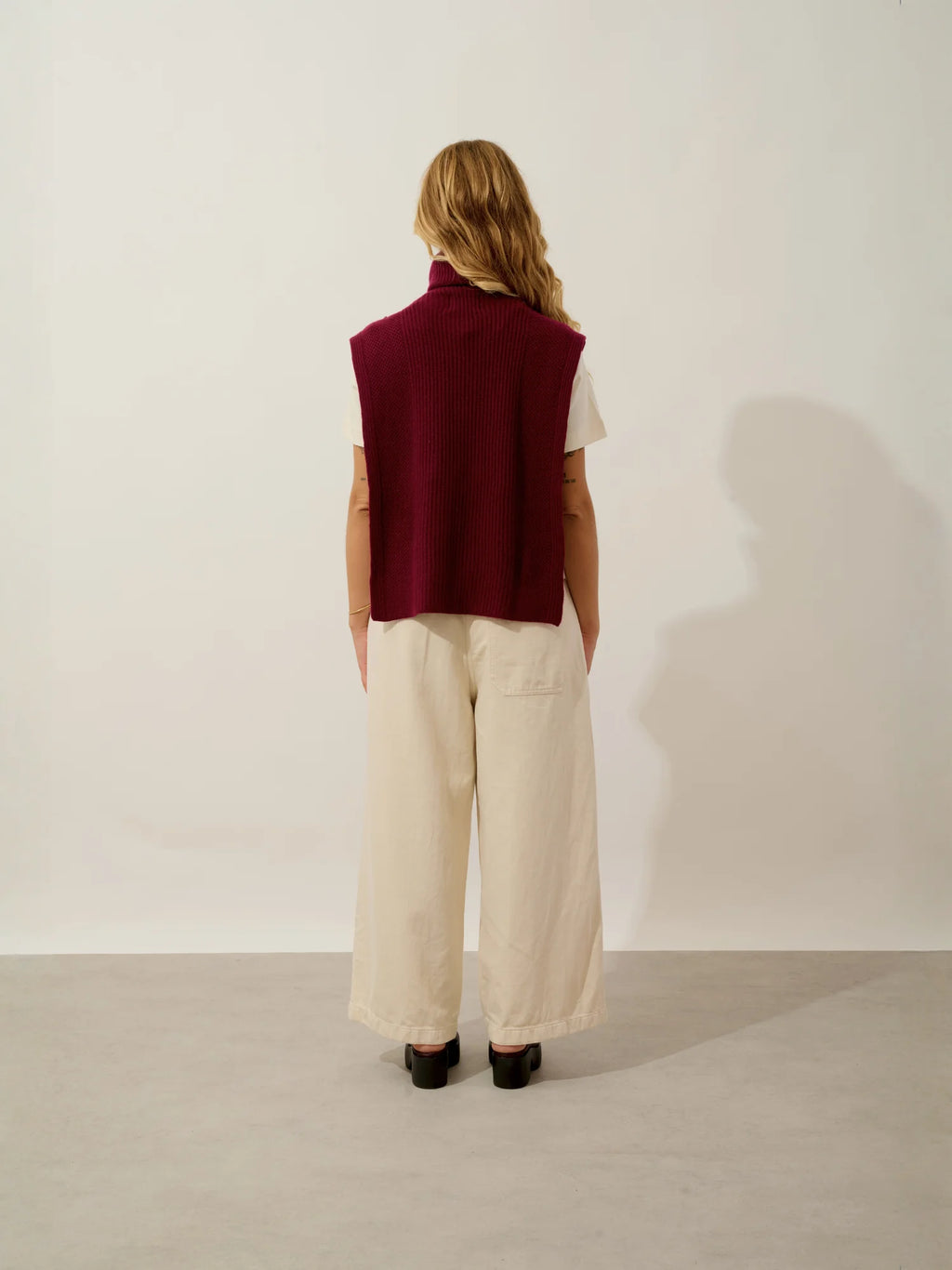 DEMI poncho ouvert col roulé 4 fils bordeaux
