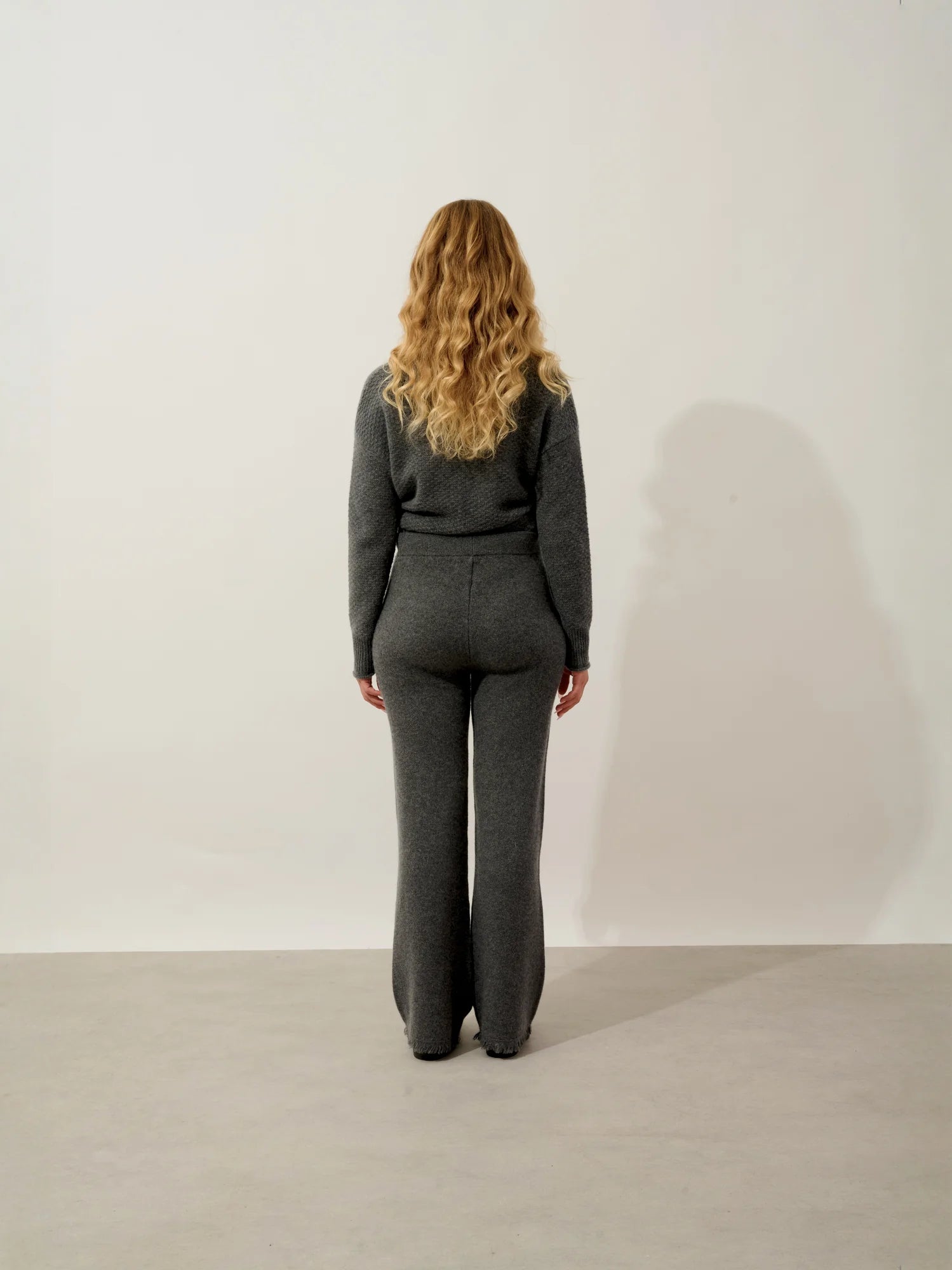 ANGUSTIA pantalon évasé anthracite chiné