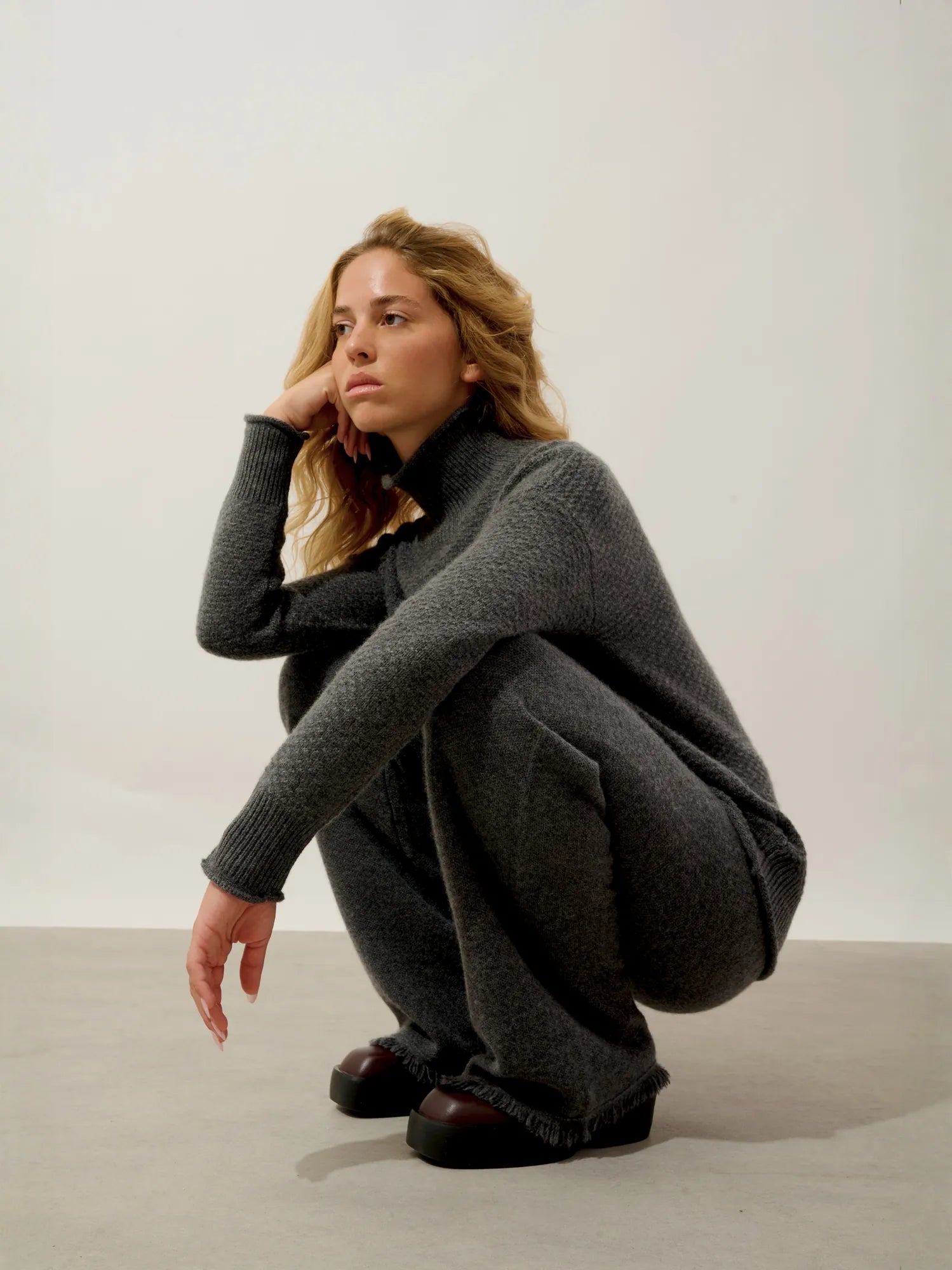 ANGUSTIA pantalon évasé anthracite chiné