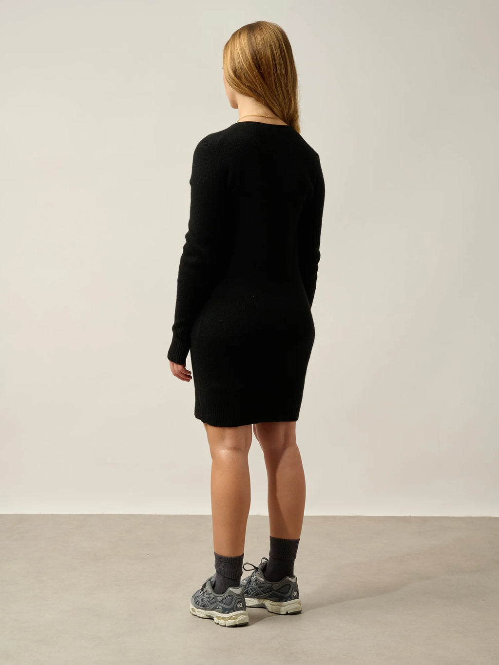 MAEN robe col V noir