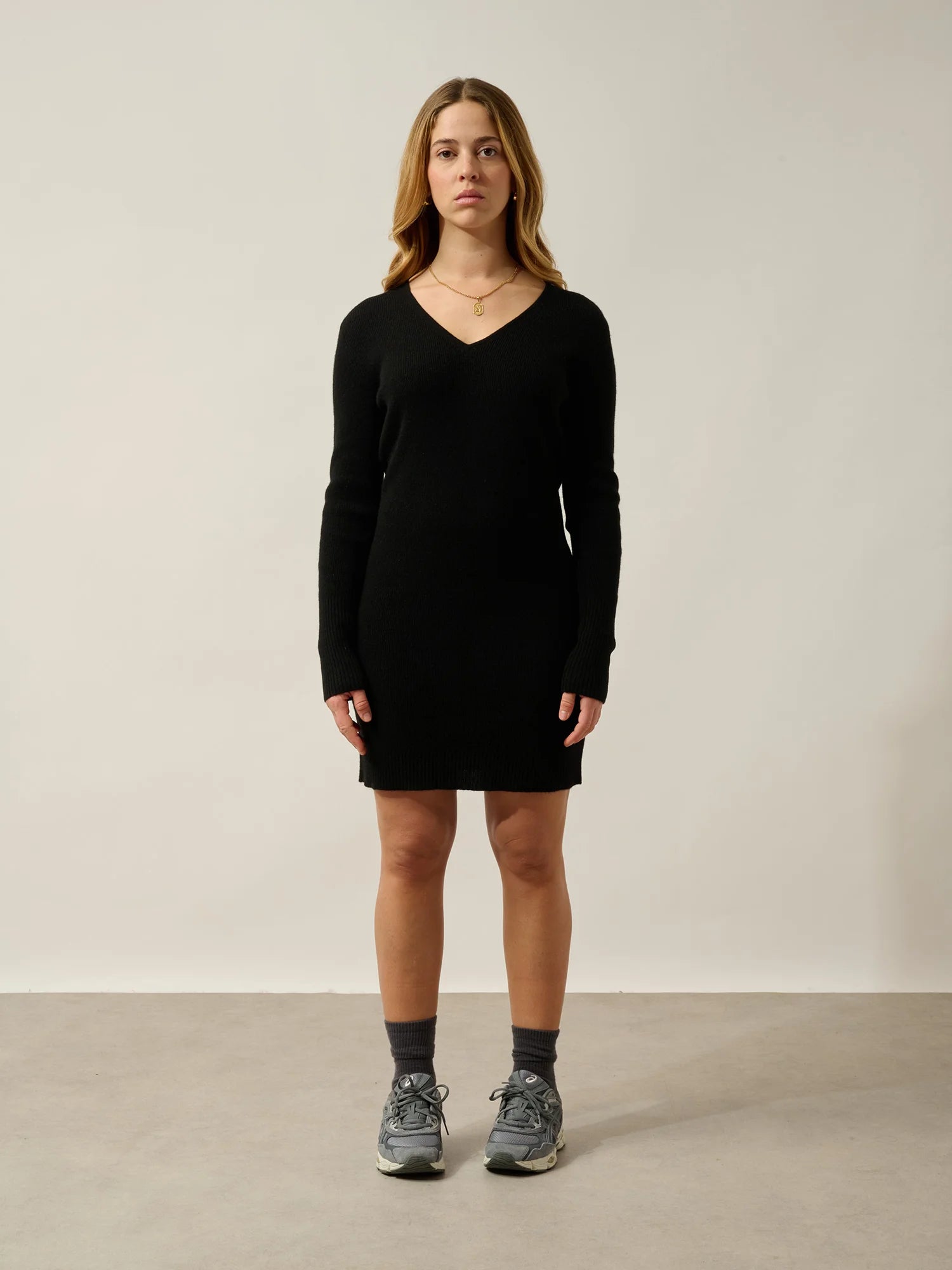 MAEN robe col V noir