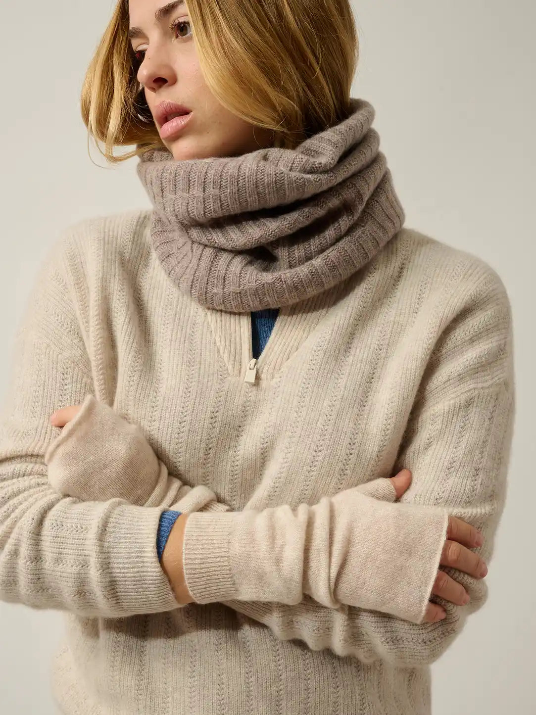 FLORIAN Neck Warmer 6 Ply Heather Caribou