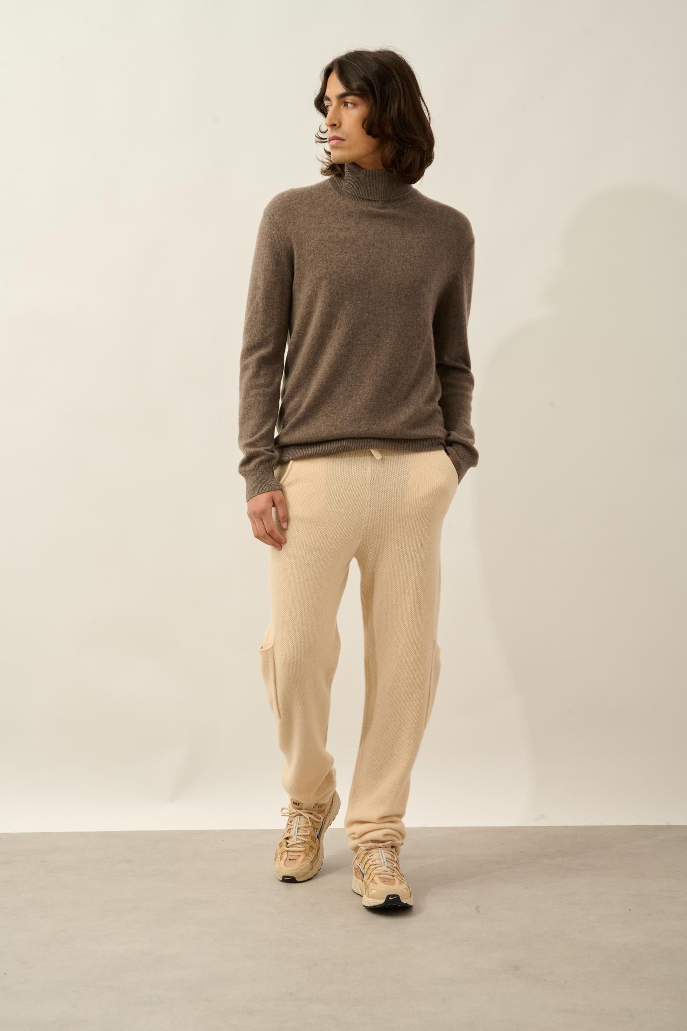 BANGE taupe turtleneck sweater 100% cashmere