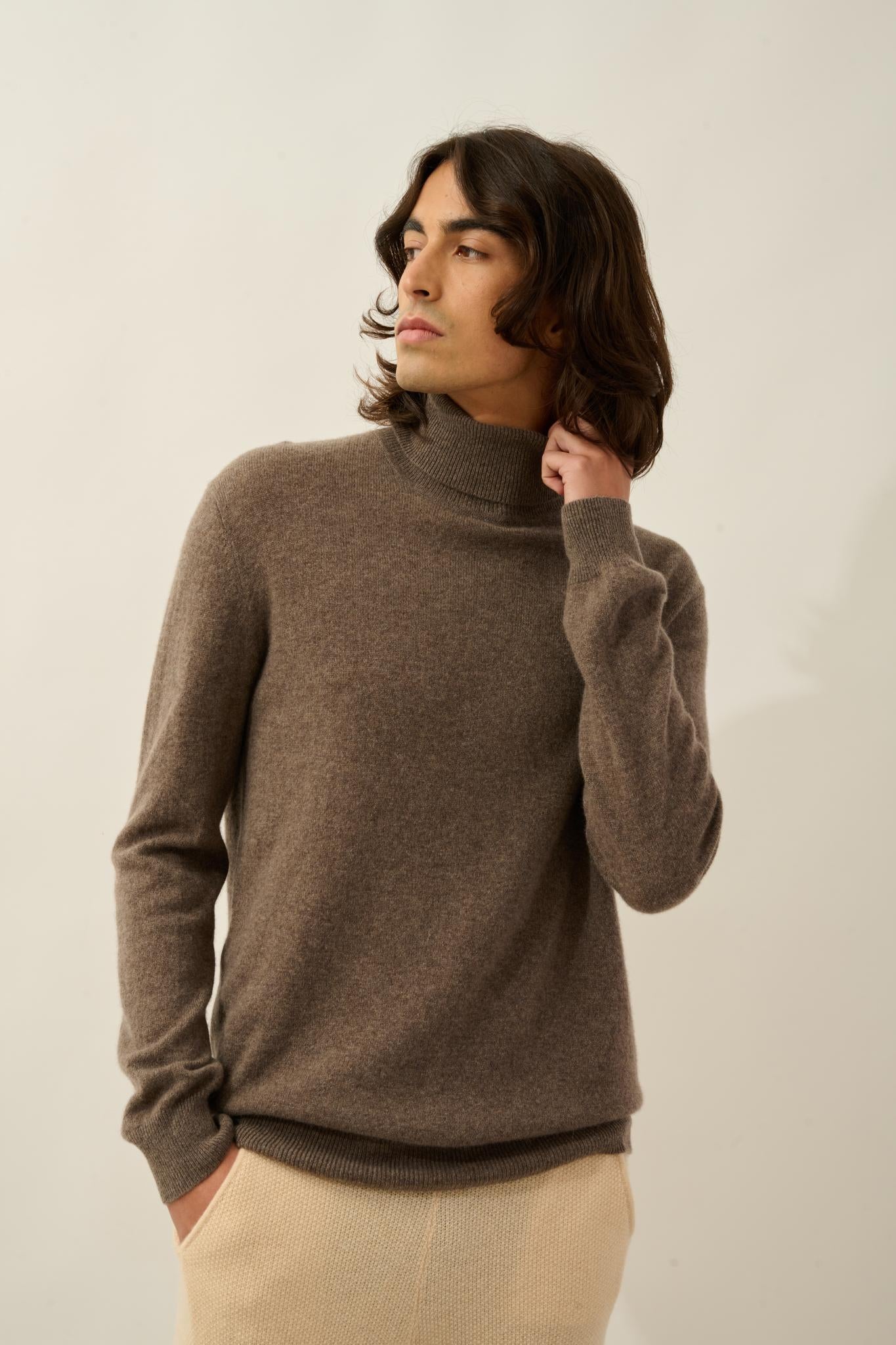 BANGE taupe turtleneck sweater 100% cashmere