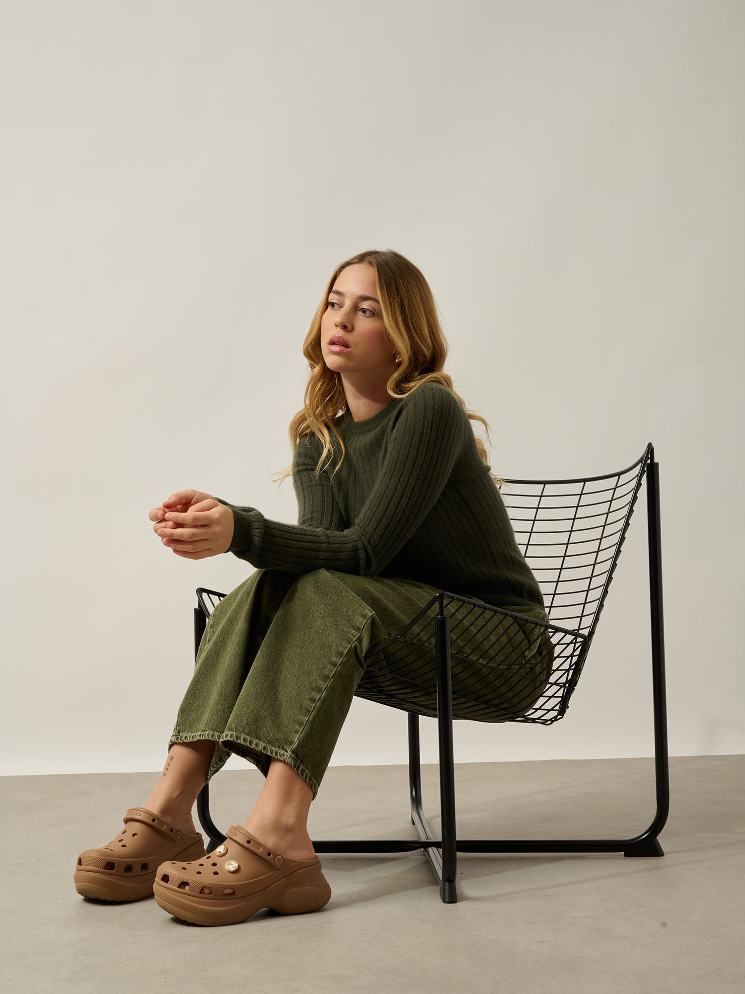 BELLA Pullover mit Rundhalsausschnitt khaki 100% Kaschmir