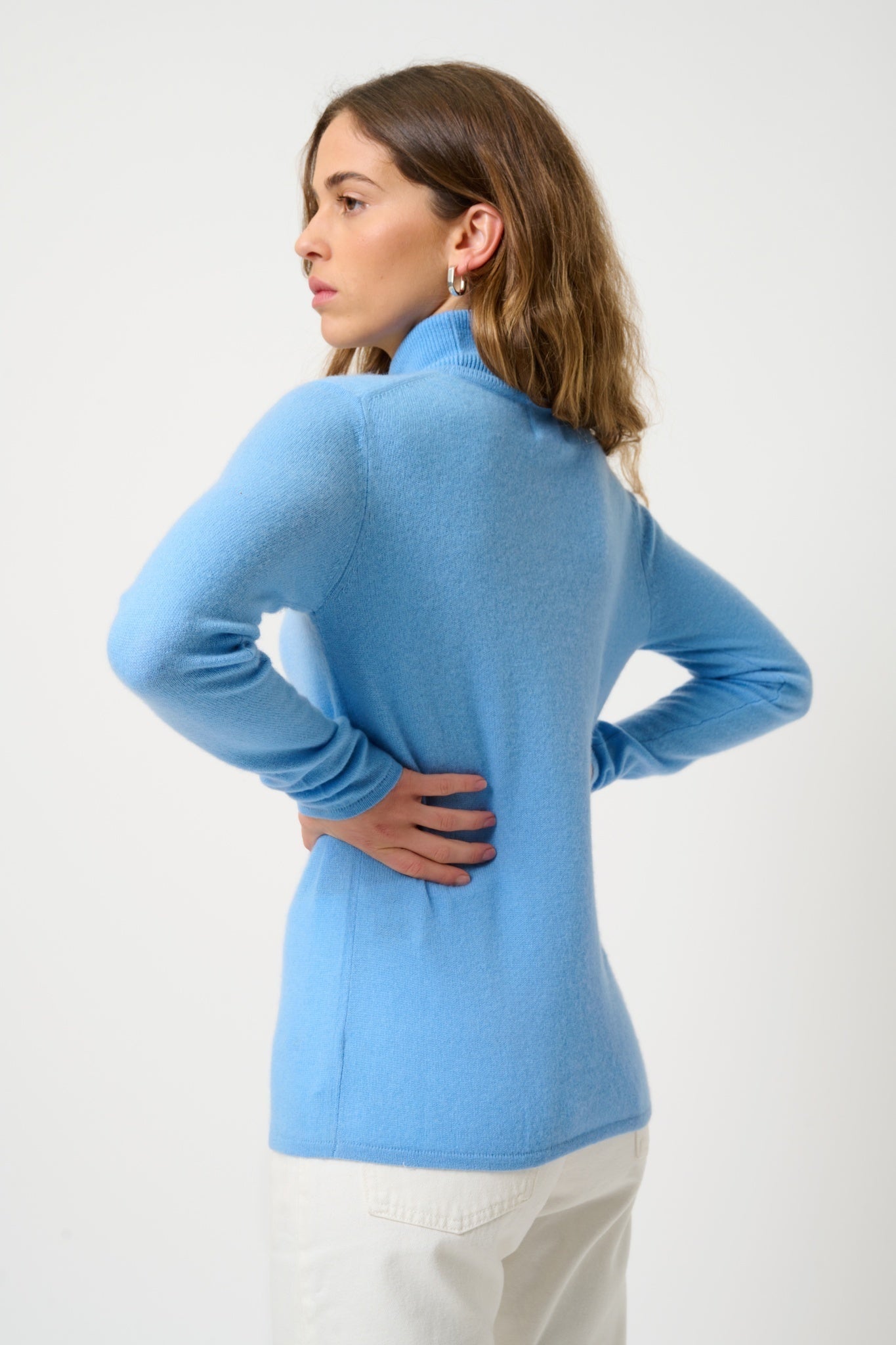 BISE pull col roulé baby blue 100% cachemire