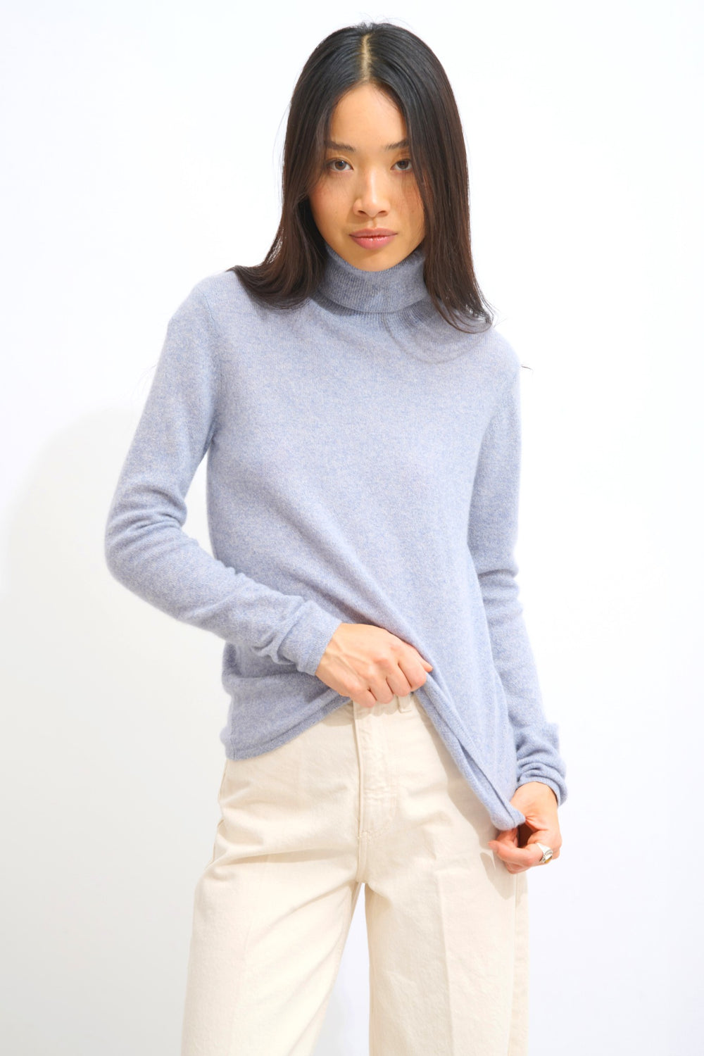 bise pull col roulé bleu ivoire 100% cachemire