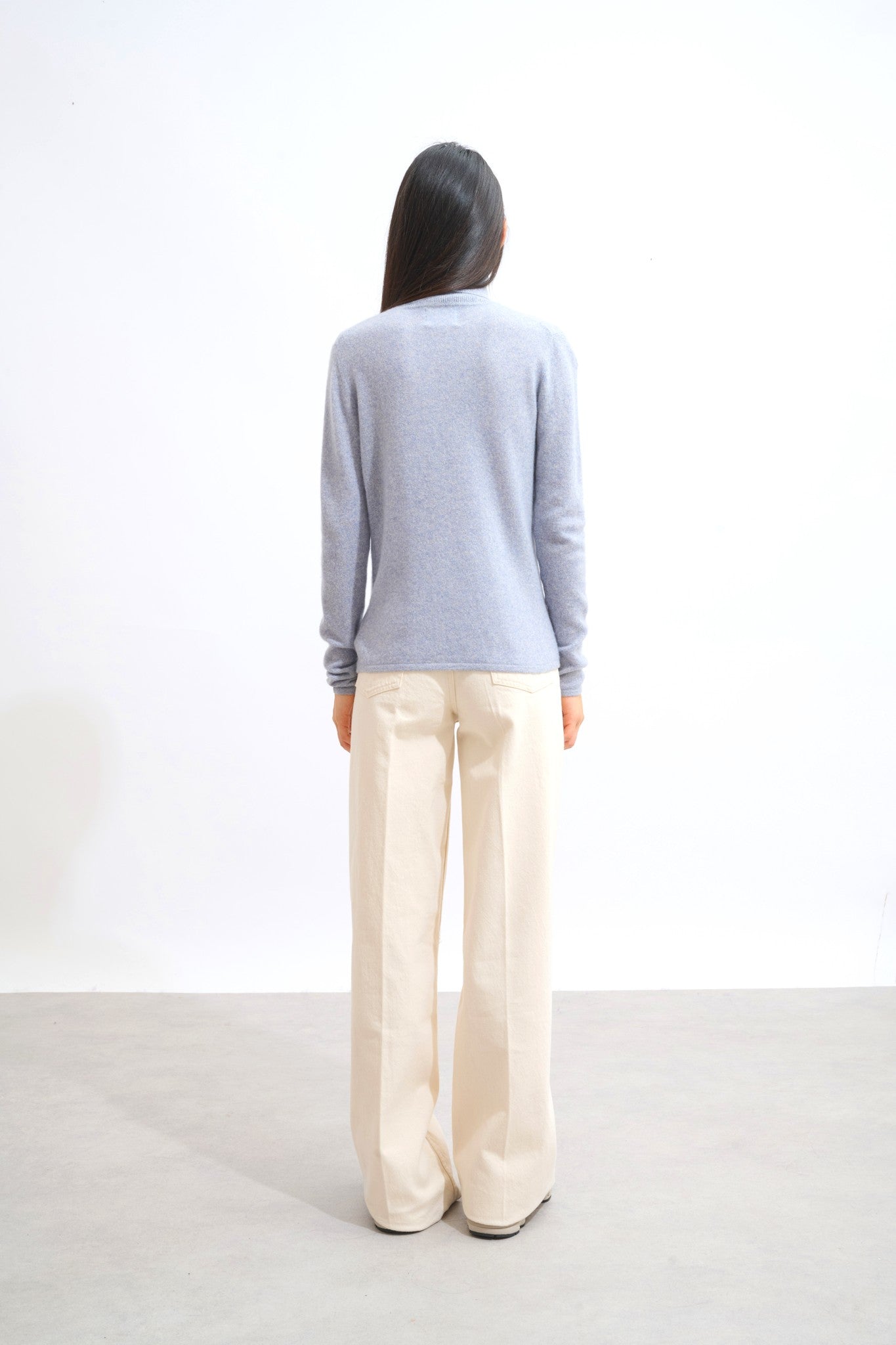 bise pull col roulé bleu ivoire 100% cachemire