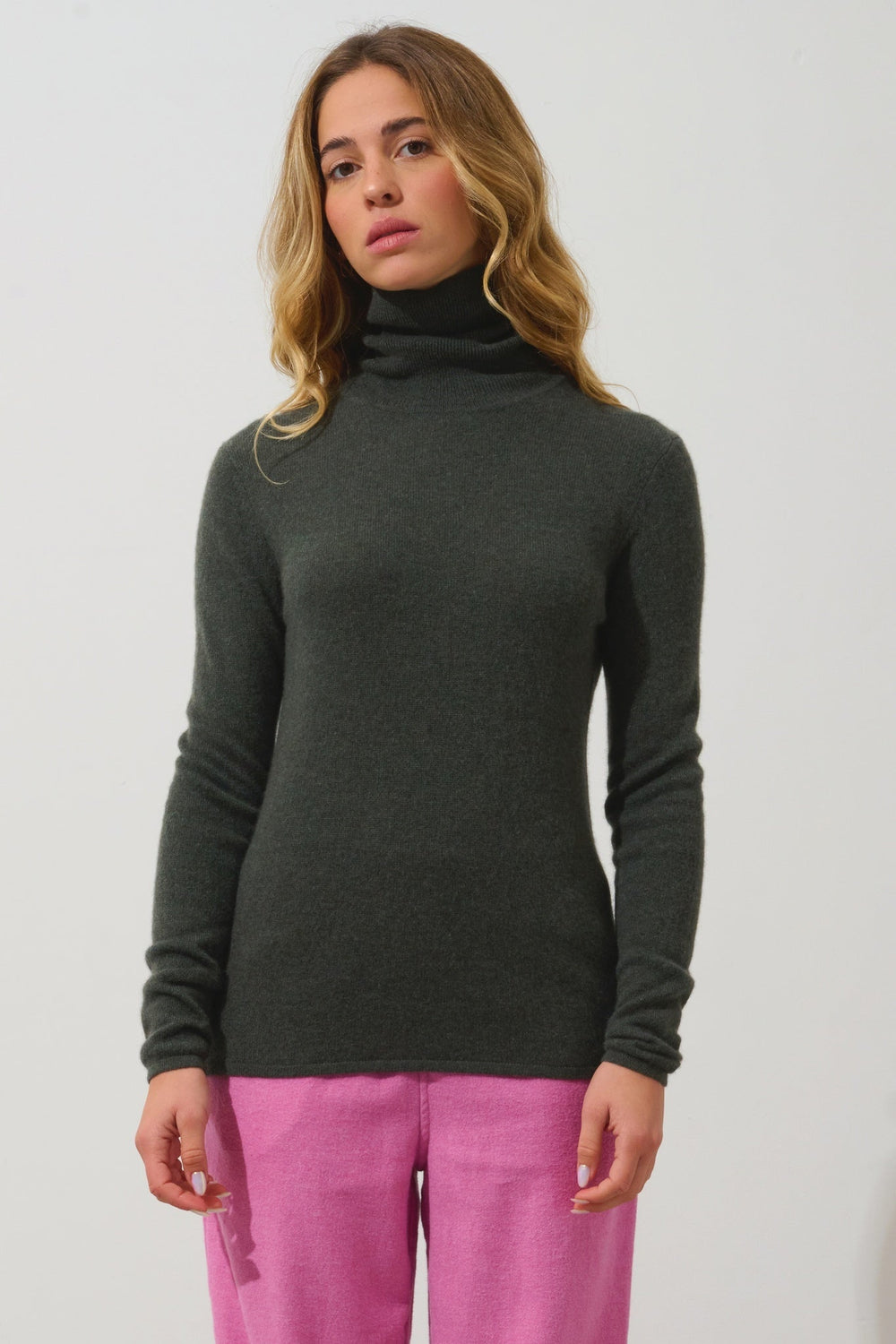 BISE khaki turtleneck sweater 100% cashmere