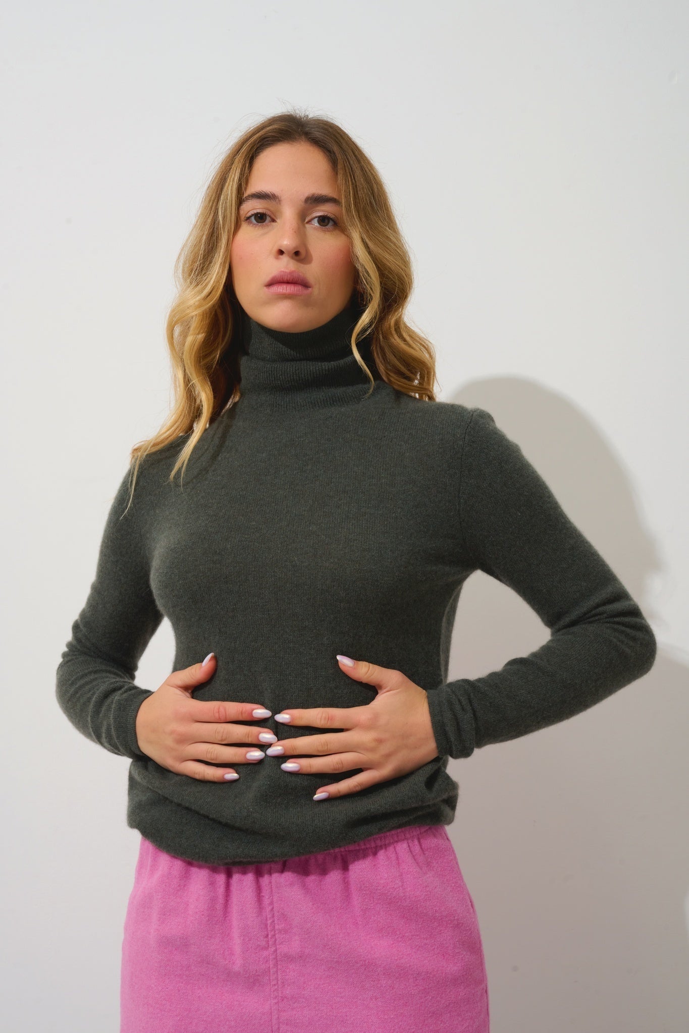 BISE khaki turtleneck sweater 100% cashmere