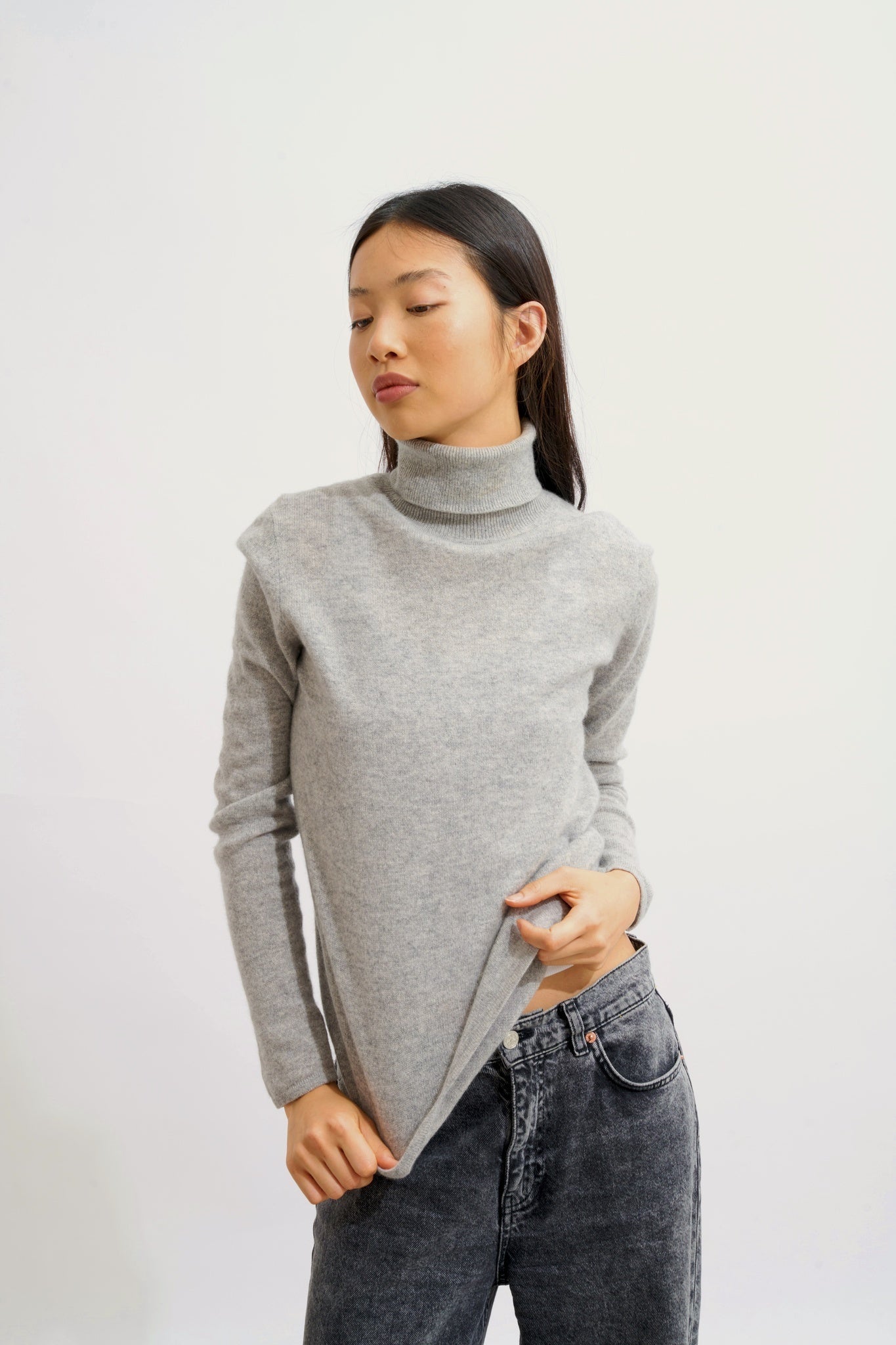 BISE wolkenfarbener Rollkragenpullover, 100% Kaschmir