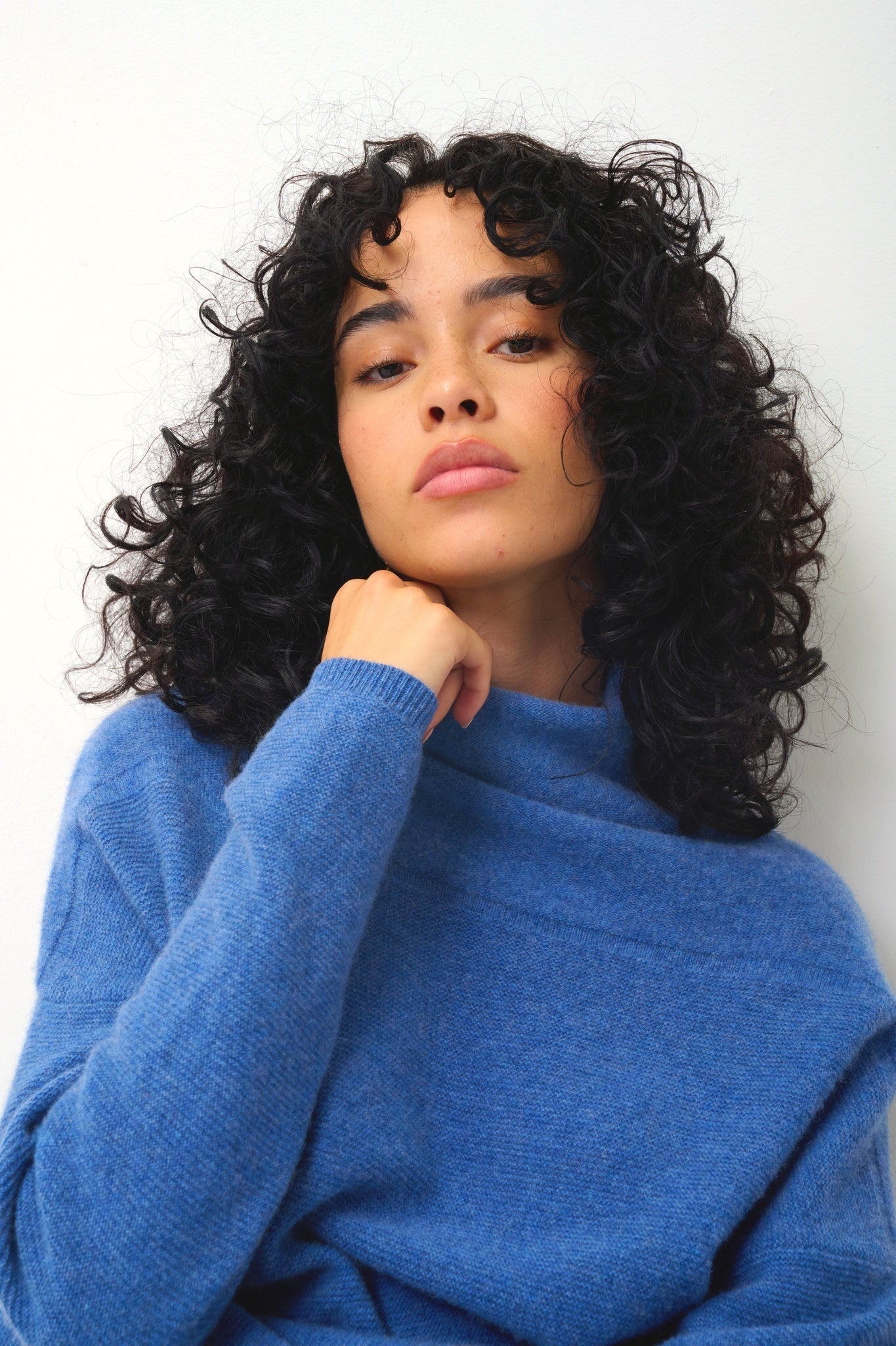 BLANTYRE pull col roulé bleu denim 100% cachemire