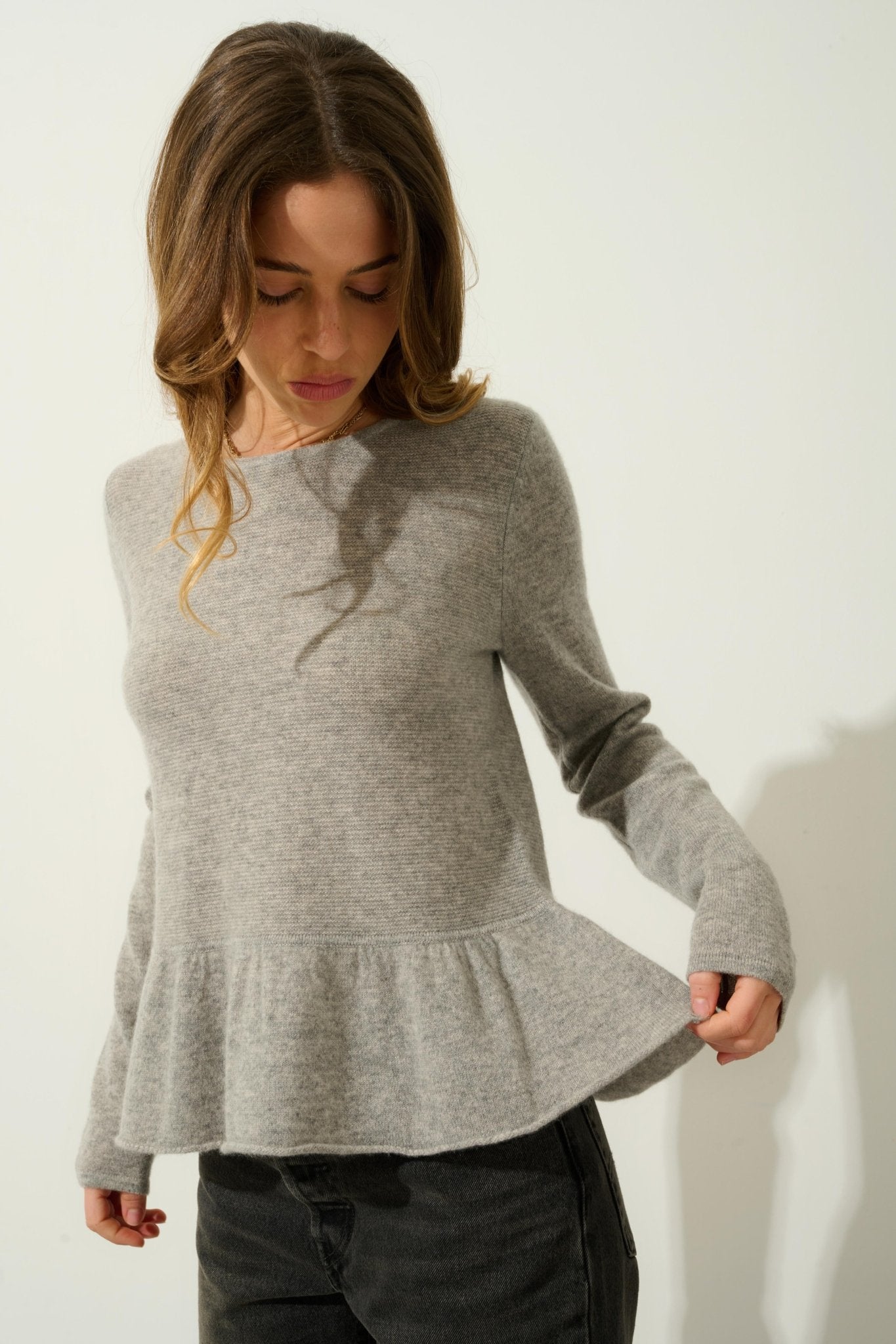 CADAIR round-neck sweater cloudy ruffled bottom 100% cashmere