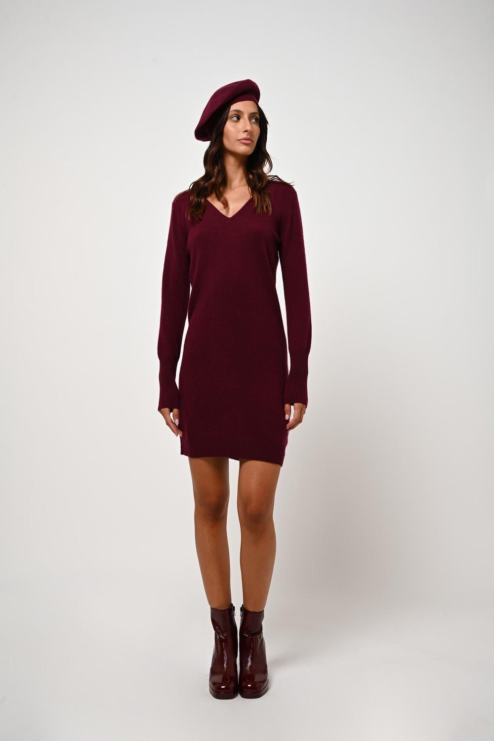 CAPELET burgundy v-neck dress 100% cashmere