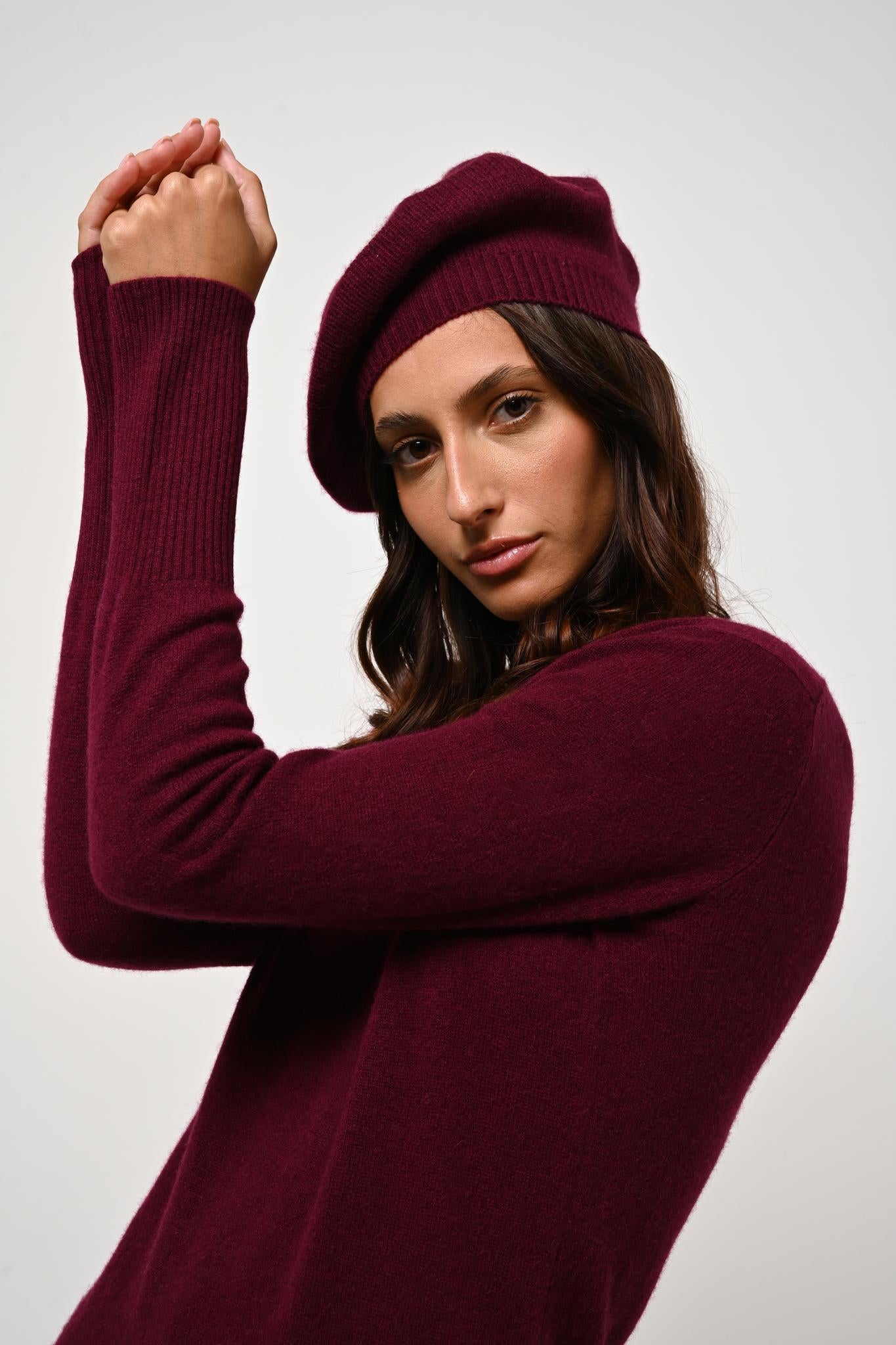 CAPELET burgundy v-neck dress 100% cashmere