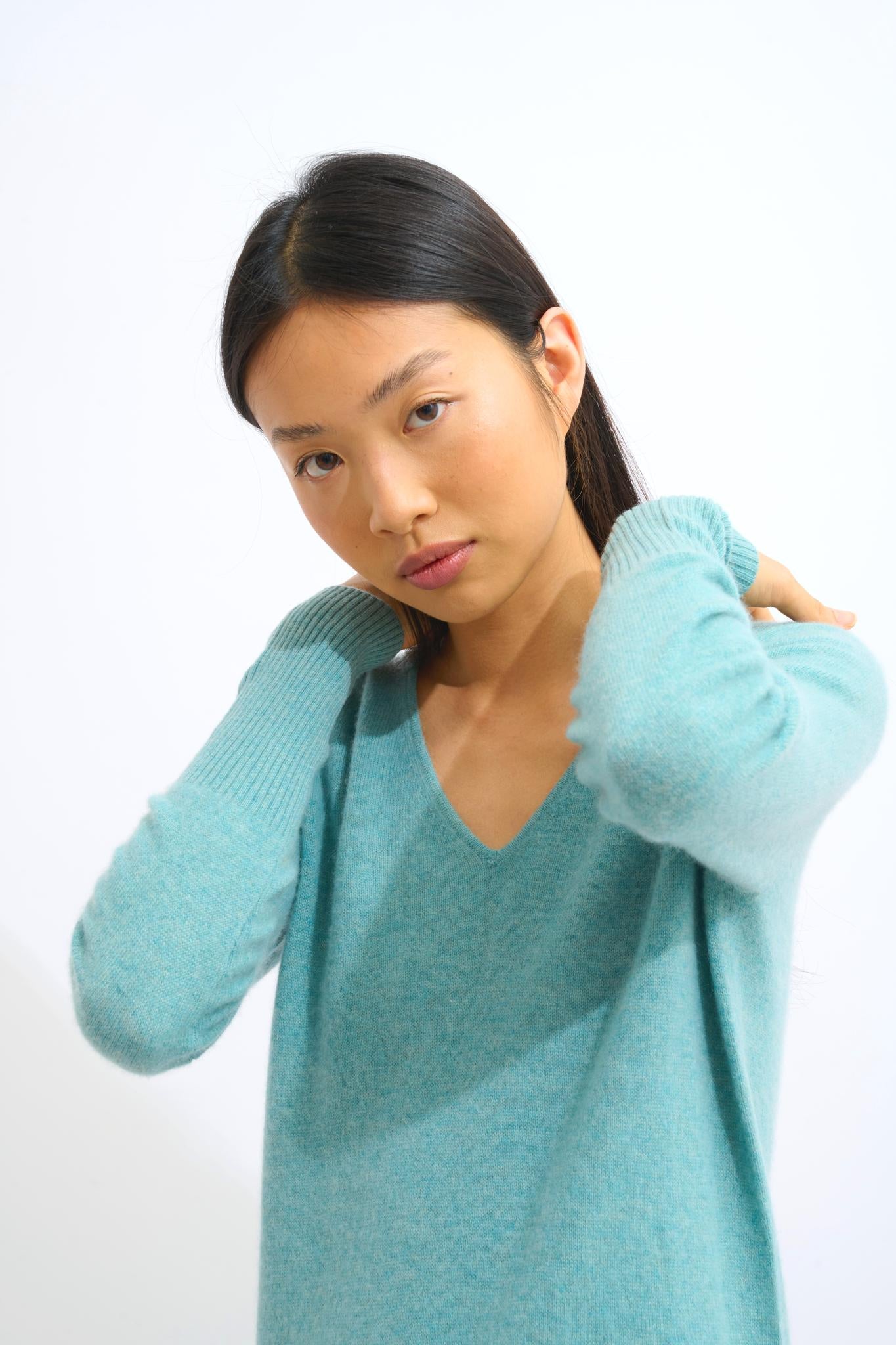 CAPELET robe col v vert chiné 100% cachemire