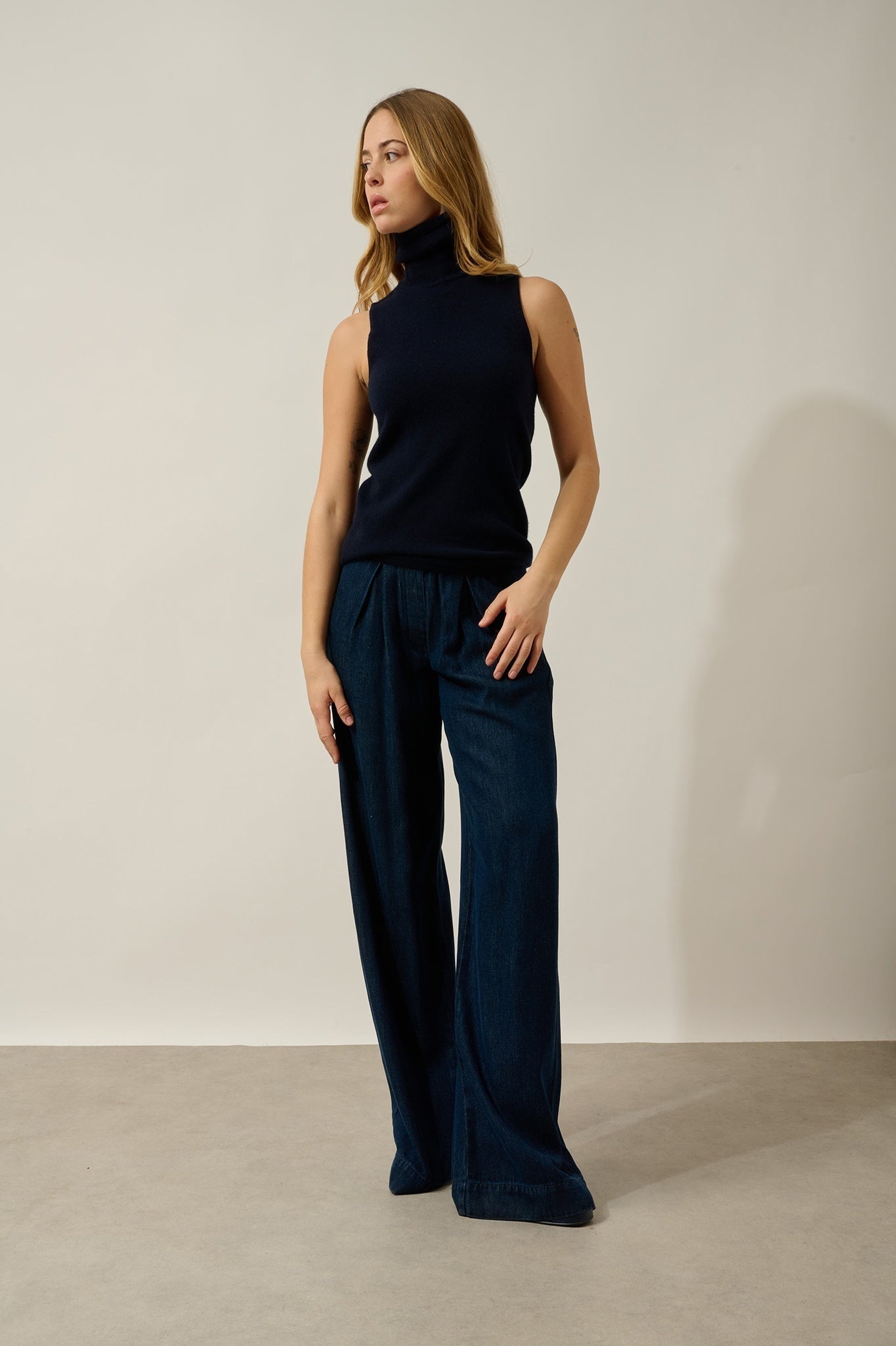 CAPUCIN navy sleeveless turtleneck sweater 100% cashmere