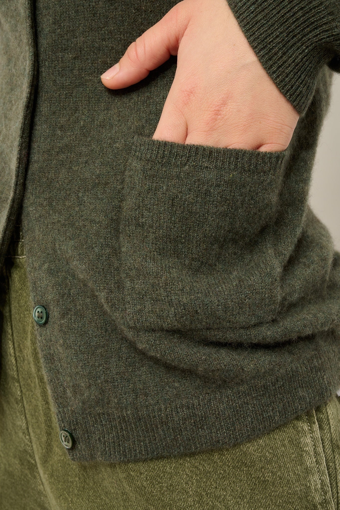 CARON cardigan col rond kaki chiné 100% cachemire