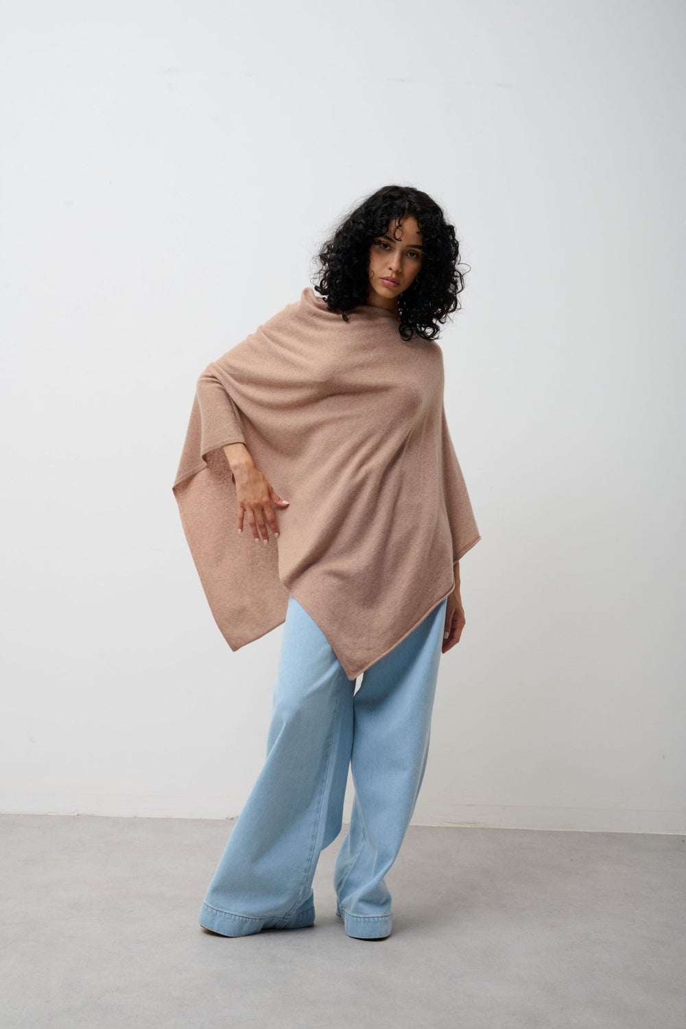 CARRA poncho camel chiné 100% cachemire