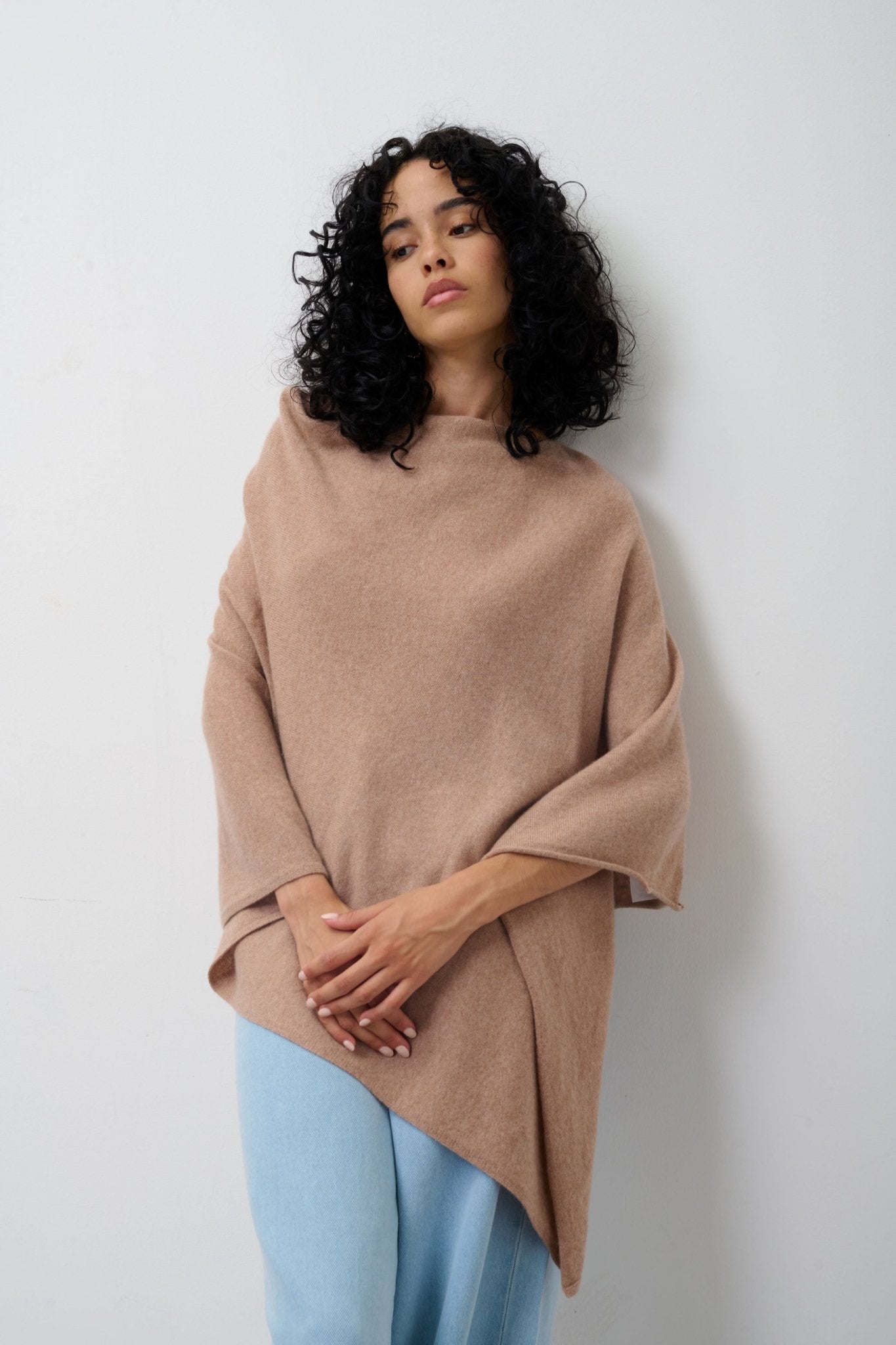 CARRA poncho camel chiné 100% cachemire