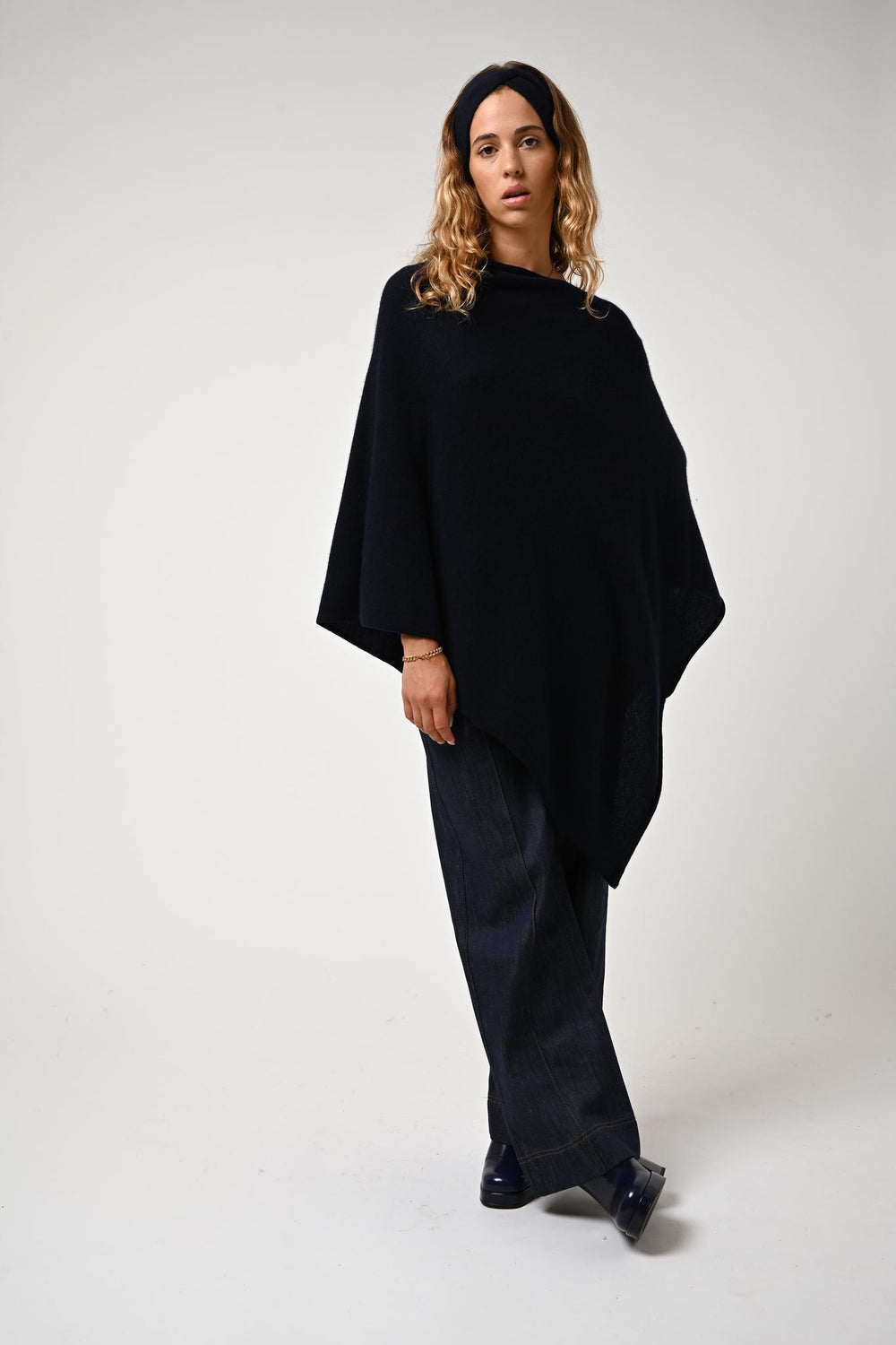 CARRA poncho navy 100% cachemire