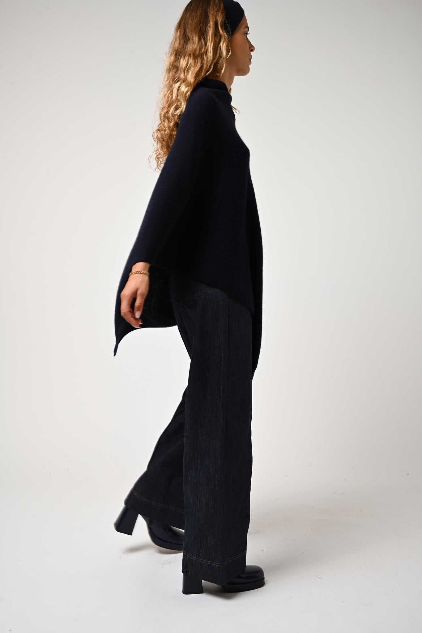 CARRA poncho navy 100% cashmere